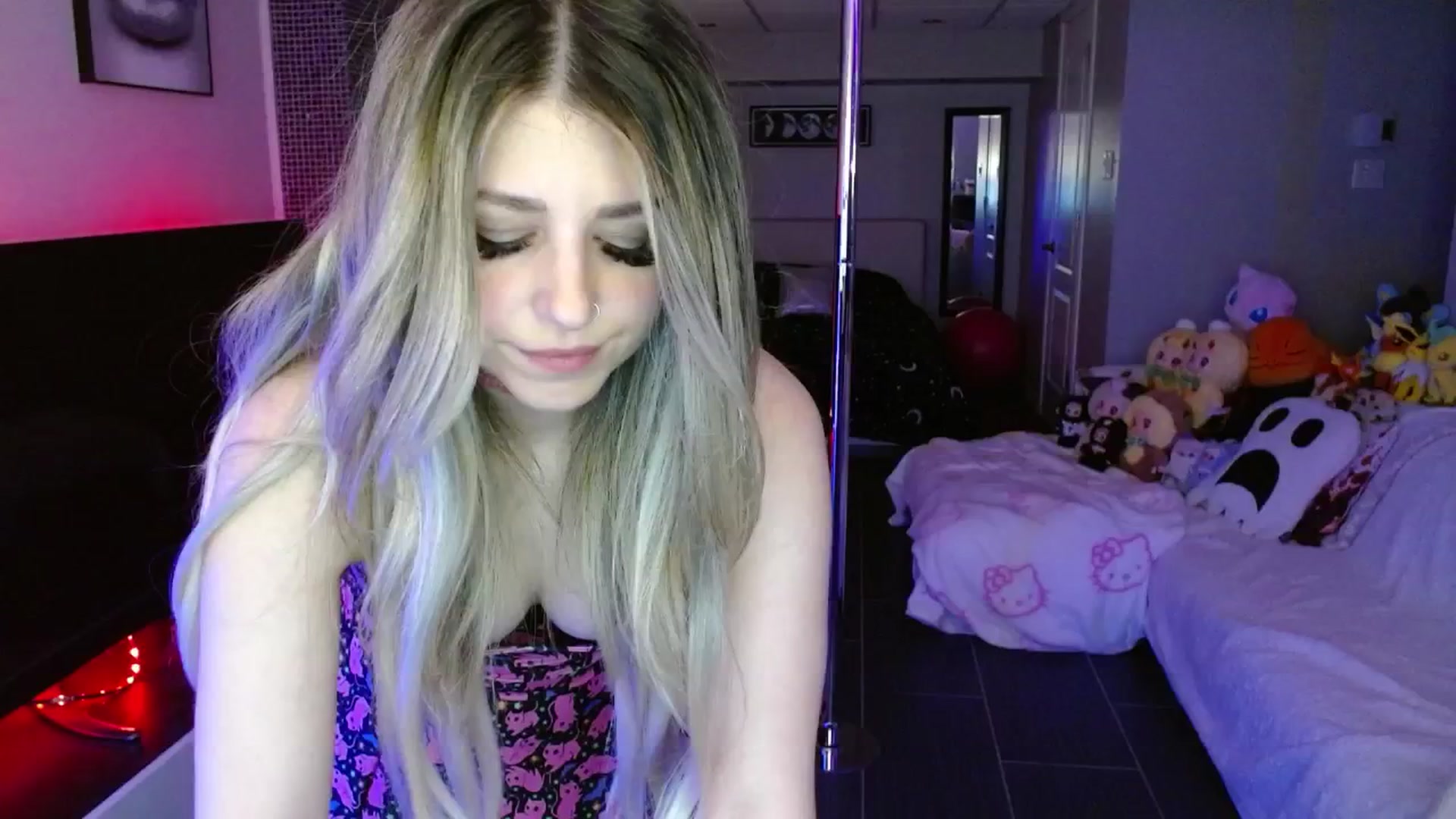 Gallery image thumbnail from Serafina's myfreecams stream on, 05/03/2025, 05:48 image 4 of 20
