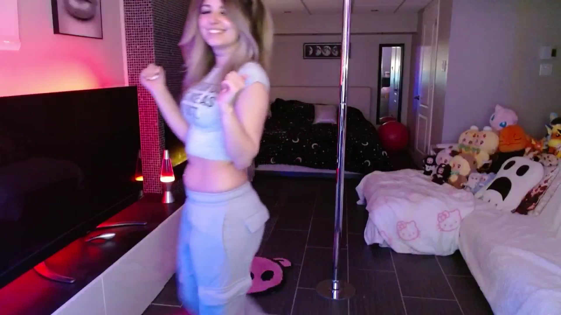 Gallery image thumbnail from Serafina's myfreecams stream on, 05/04/2025, 04:17 image 12 of 20