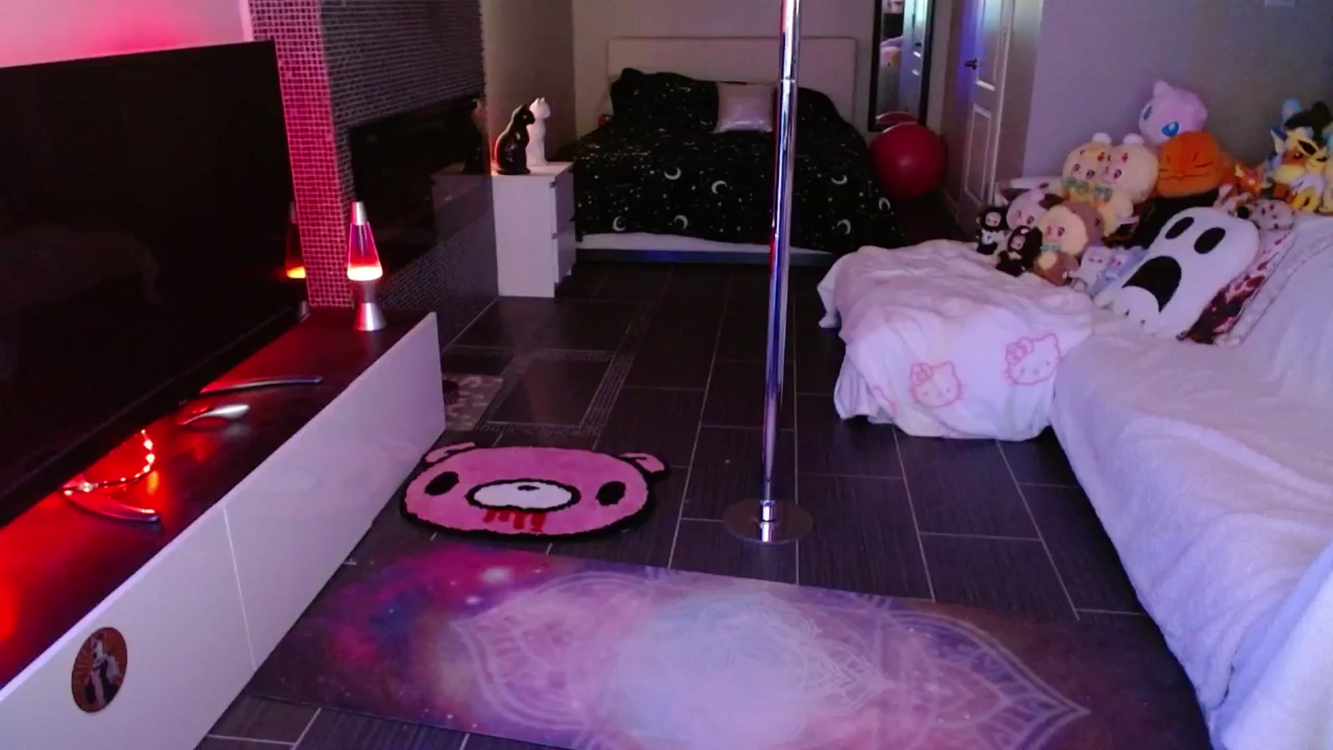 Gallery image thumbnail from Serafina's myfreecams stream on, 05/04/2025, 04:17 image 2 of 20