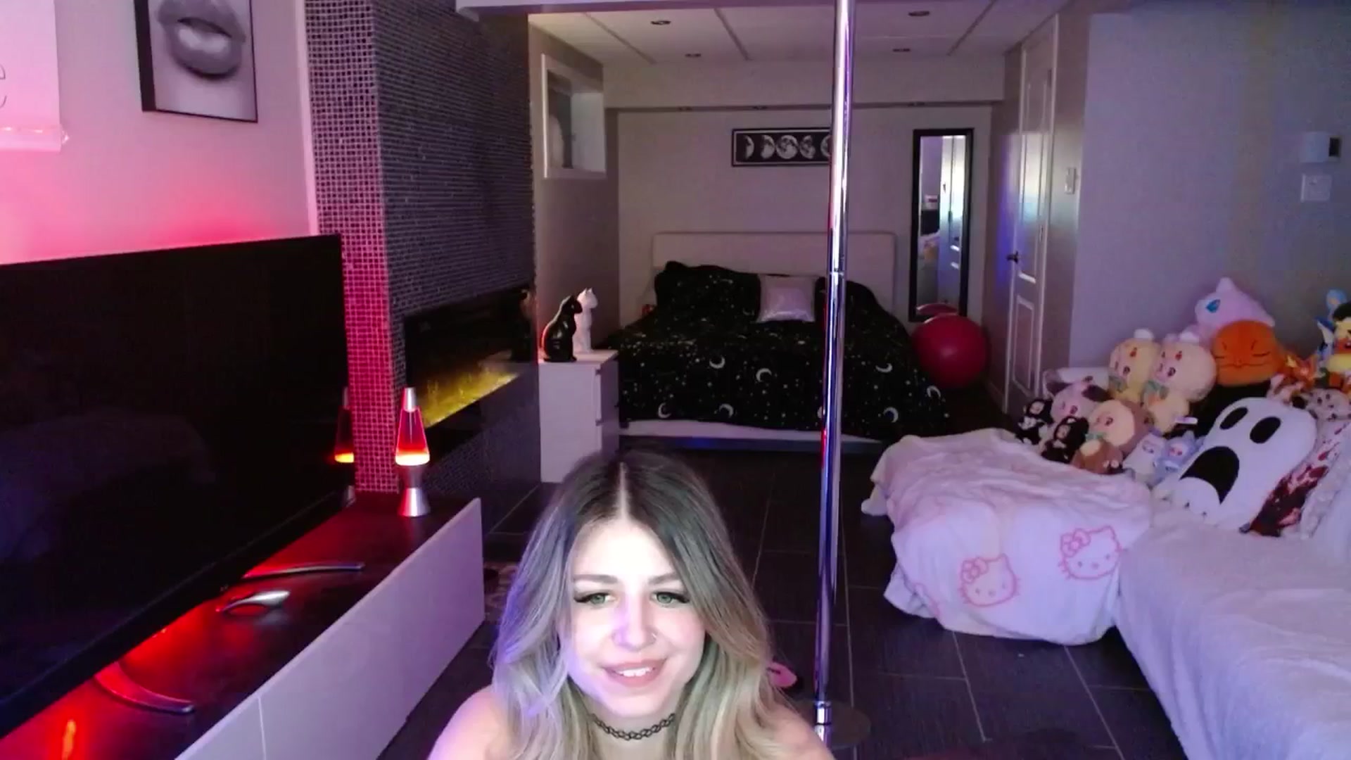Gallery image thumbnail from Serafina's myfreecams stream on, 05/05/2025, 03:34 image 11 of 20