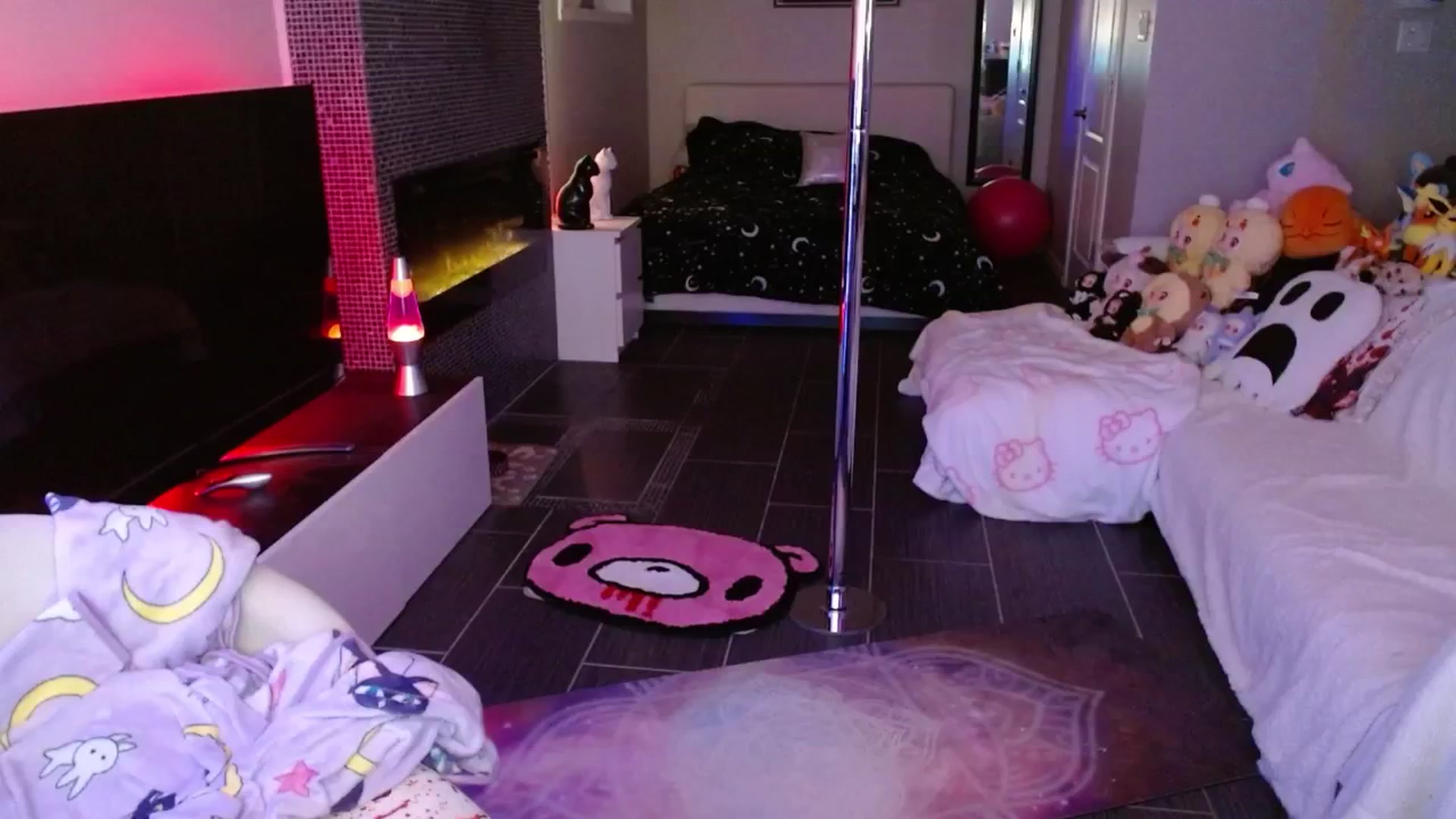 Gallery image thumbnail from Serafina's myfreecams stream on, 05/05/2025, 04:36 image 19 of 20