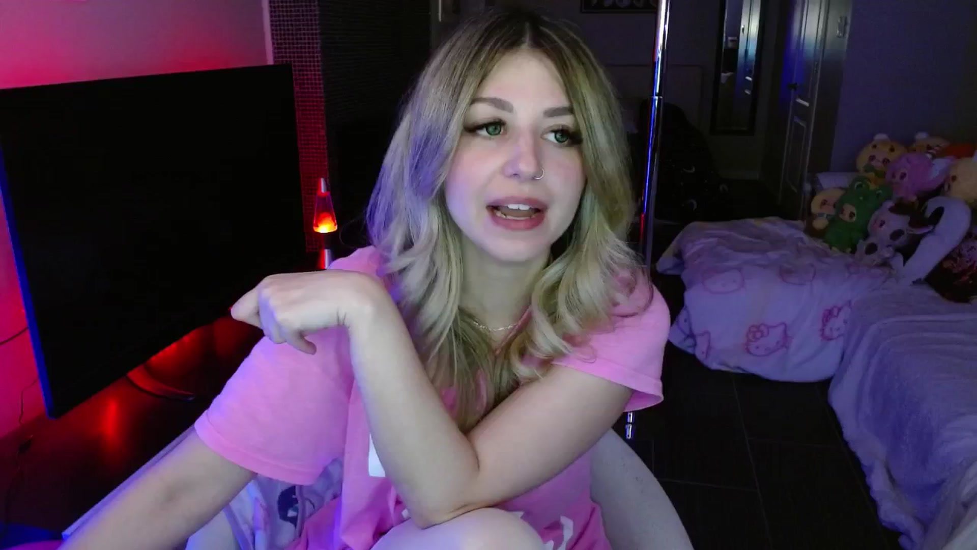 Gallery image thumbnail from Serafina's myfreecams stream on, 05/16/2025, 03:32 image 11 of 20