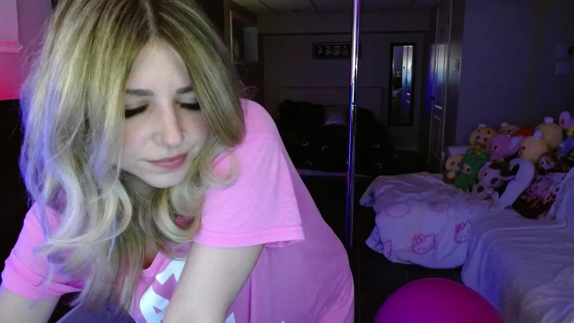 Gallery image thumbnail from Serafina's myfreecams stream on, 05/16/2025, 03:32 image 5 of 20