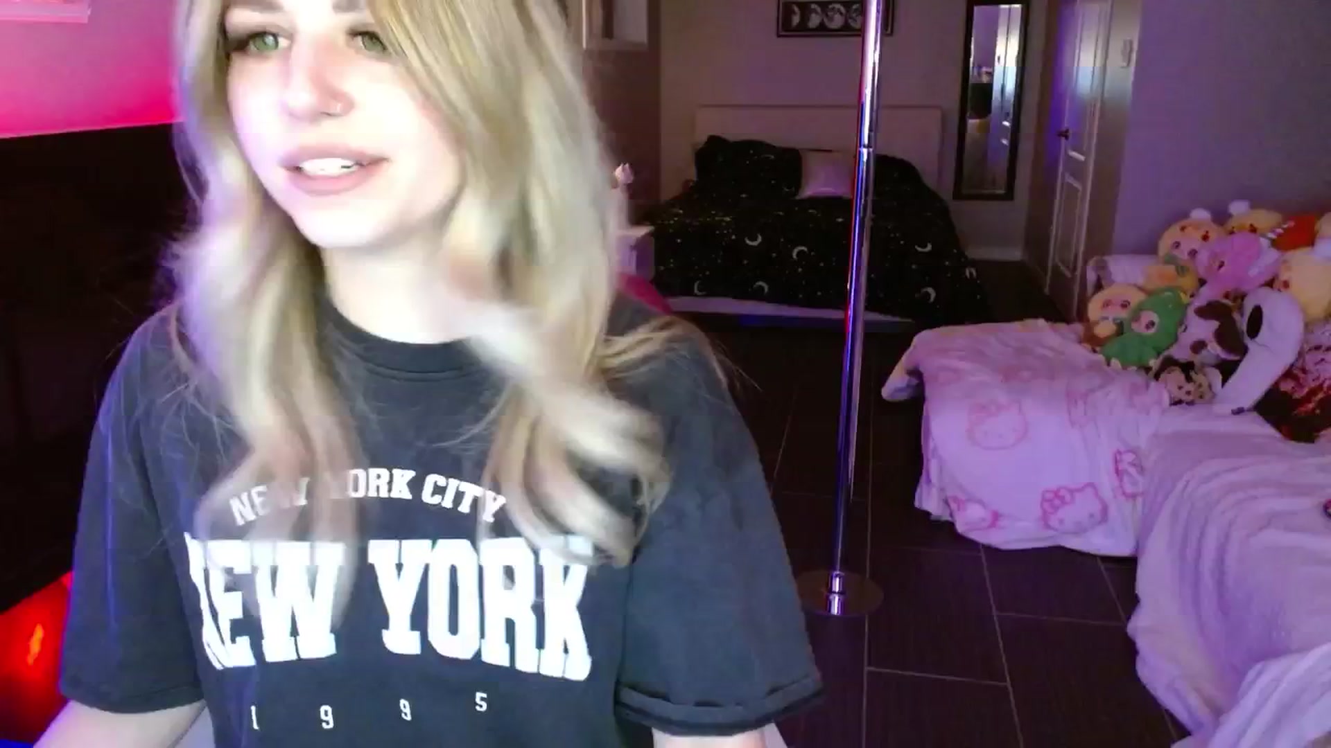 Gallery image thumbnail from Serafina's myfreecams stream on, 05/17/2025, 04:26 image 18 of 20