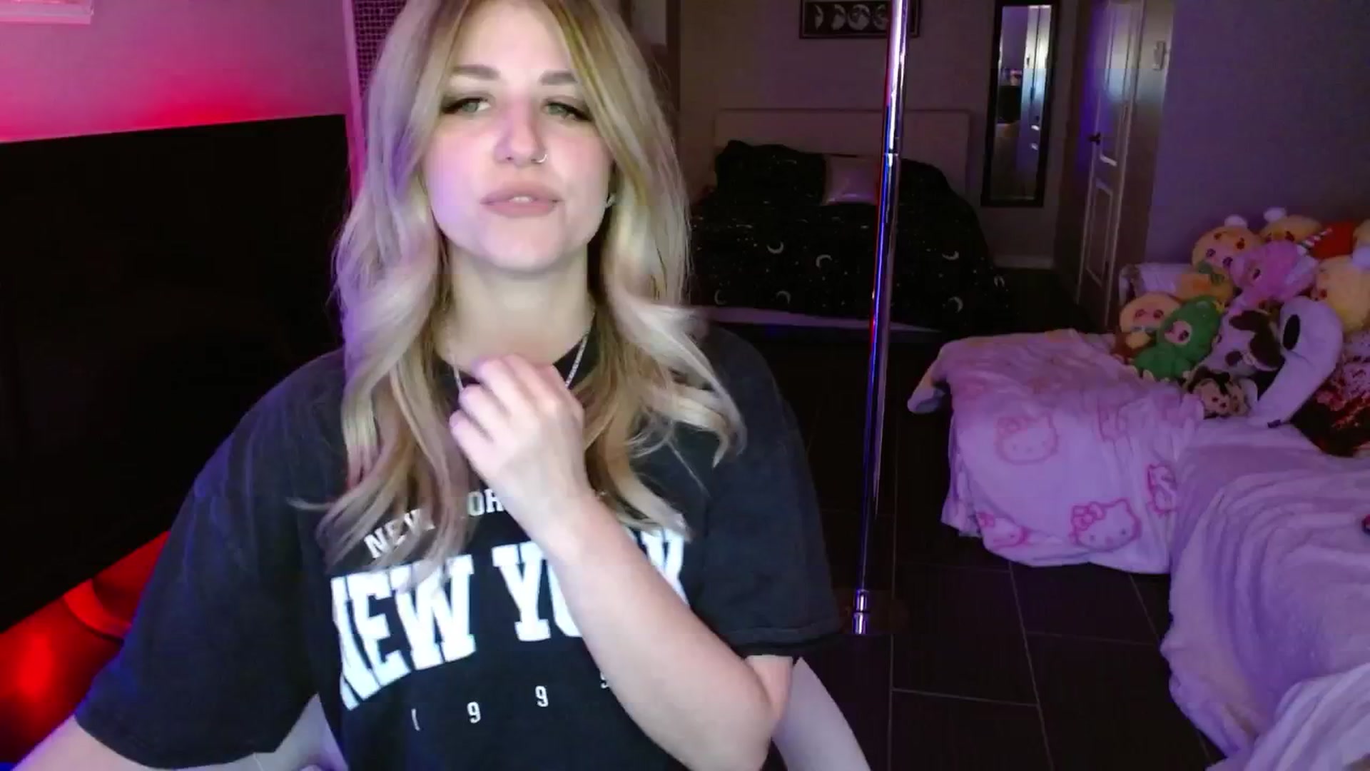 Gallery image thumbnail from Serafina's myfreecams stream on, 05/17/2025, 04:26 image 5 of 20