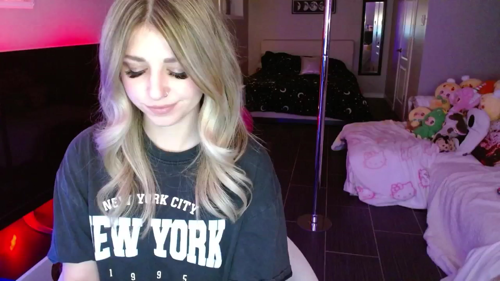 Gallery image thumbnail from Serafina's myfreecams stream on, 05/17/2025, 04:26 image 11 of 20