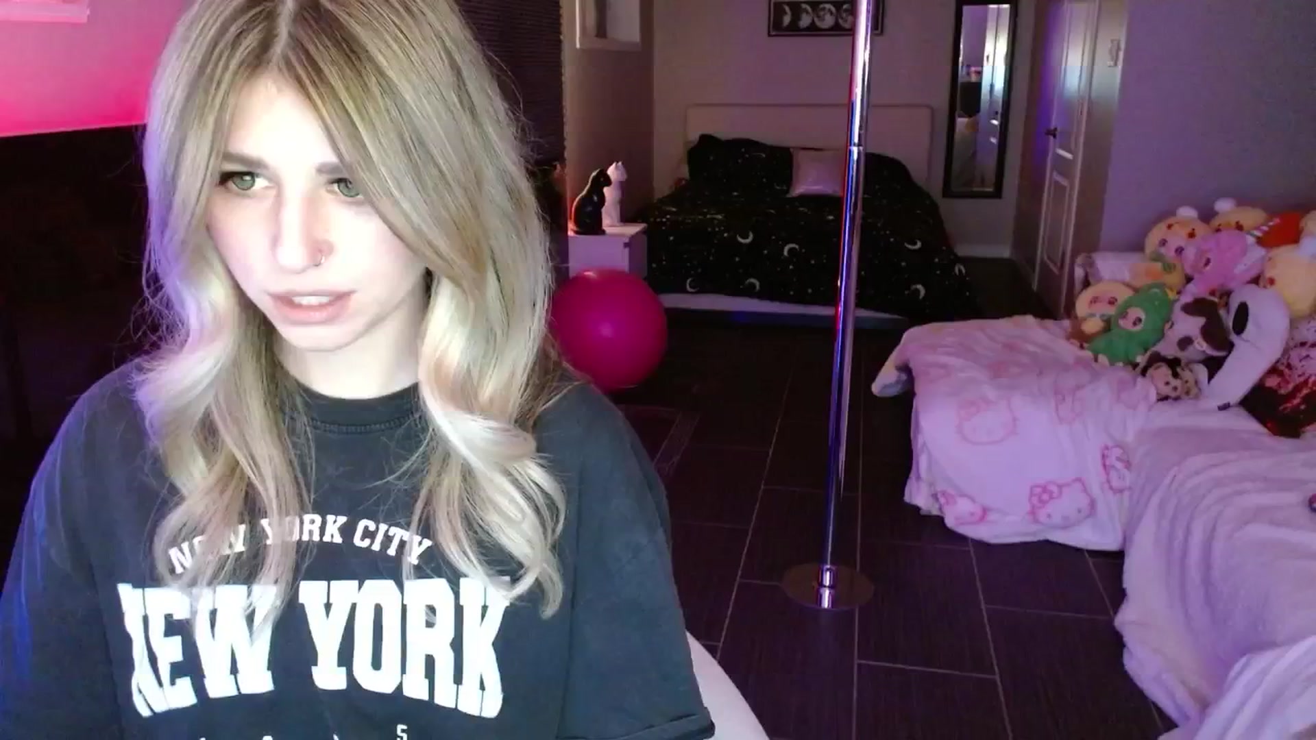 Gallery image thumbnail from Serafina's myfreecams stream on, 05/17/2025, 04:26 image 16 of 20