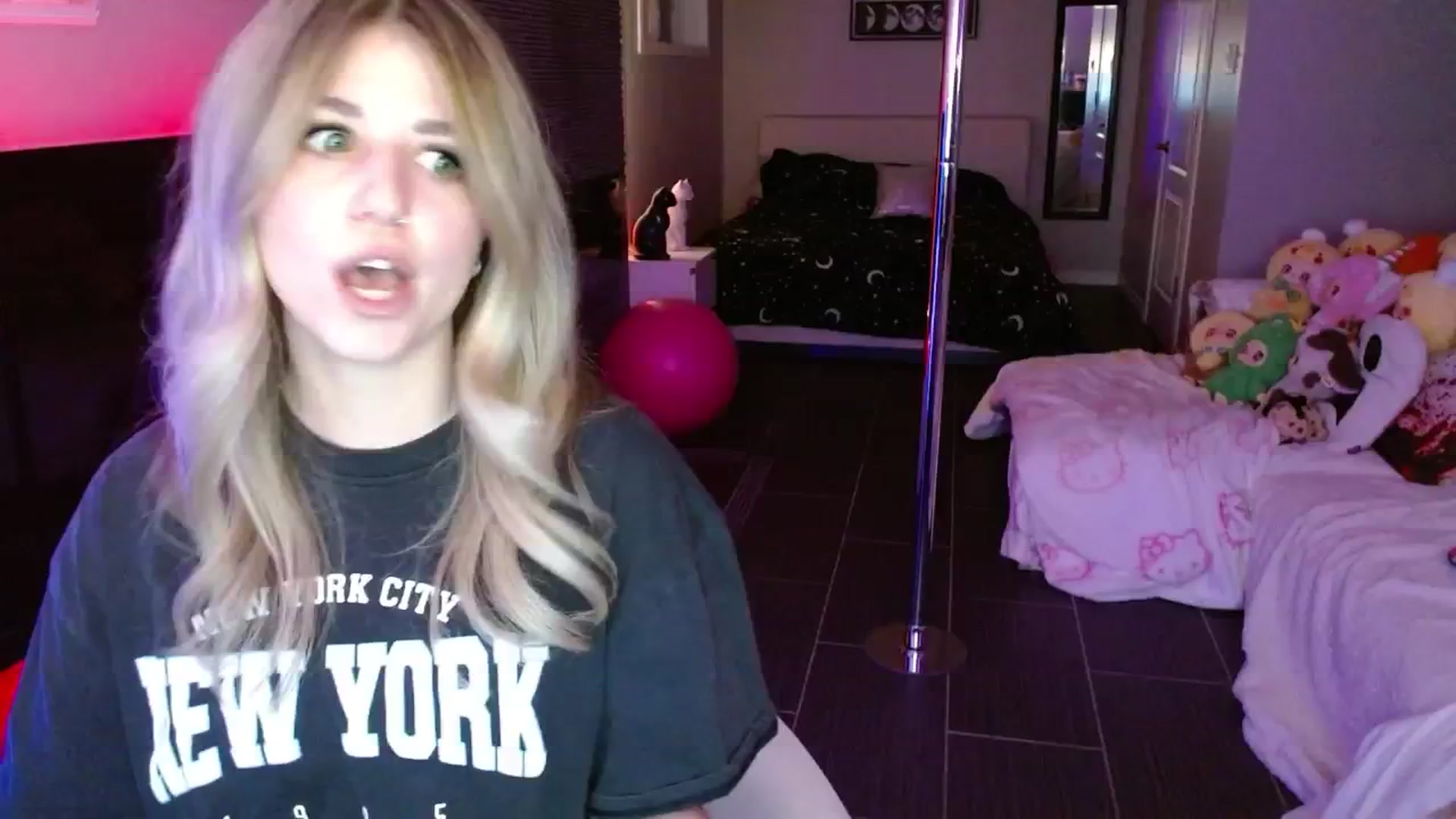 Gallery image thumbnail from Serafina's myfreecams stream on, 05/17/2025, 04:26 image 17 of 20