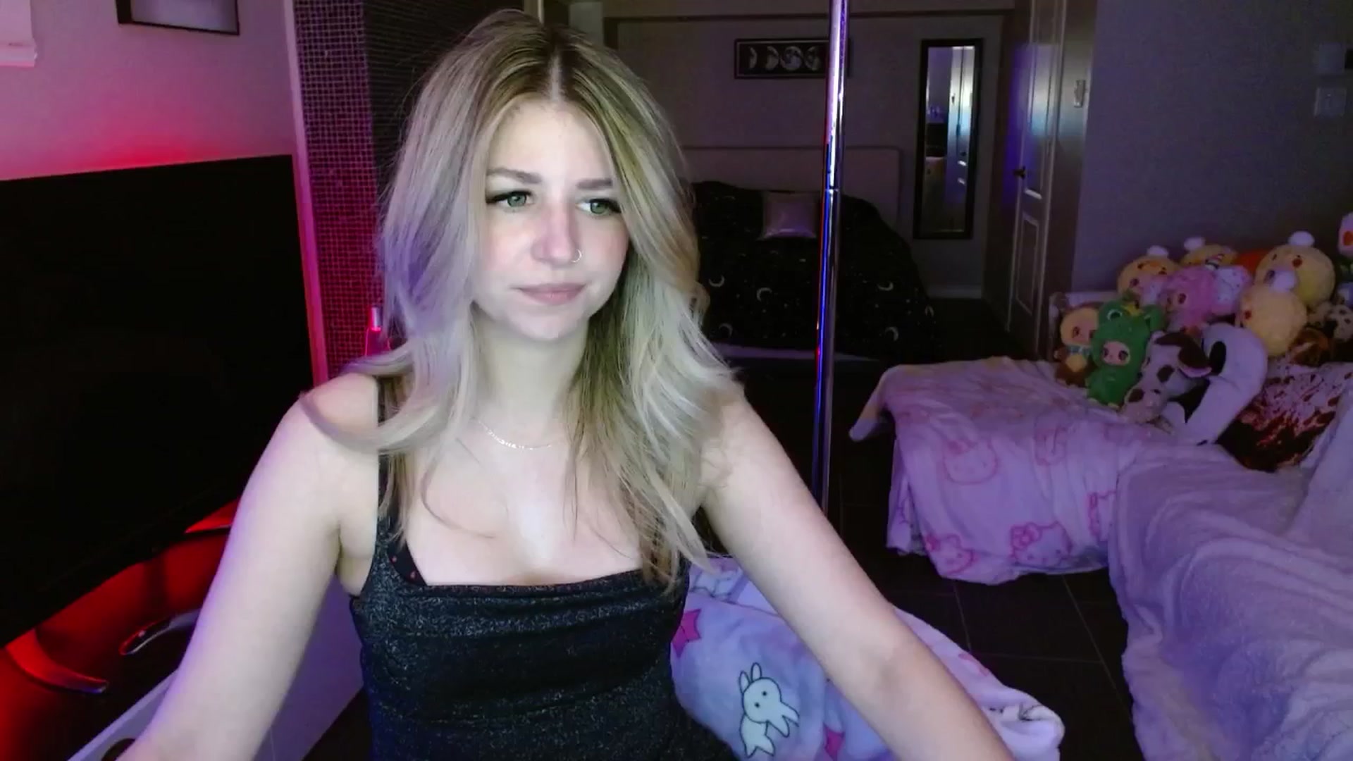 Gallery image thumbnail from Serafina's myfreecams stream on, 05/19/2025, 03:47 image 9 of 20