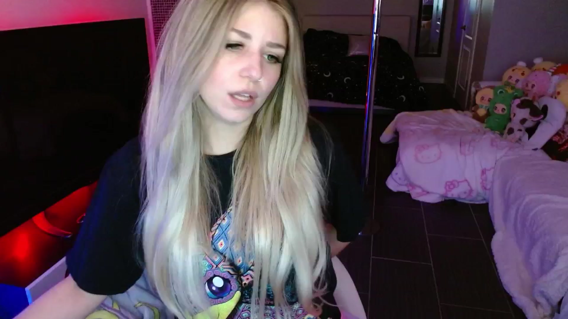 Gallery image thumbnail from Serafina's myfreecams stream on, 05/21/2025, 06:02 image 1 of 20