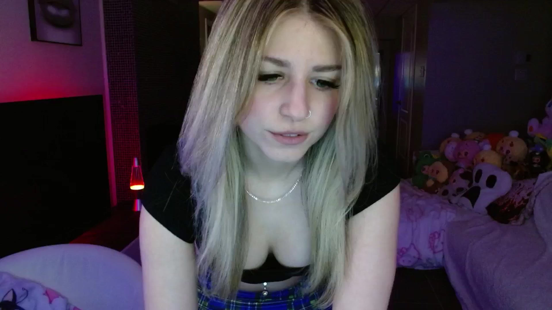 Gallery image thumbnail from Serafina's myfreecams stream on, 05/22/2025, 04:03 image 3 of 20