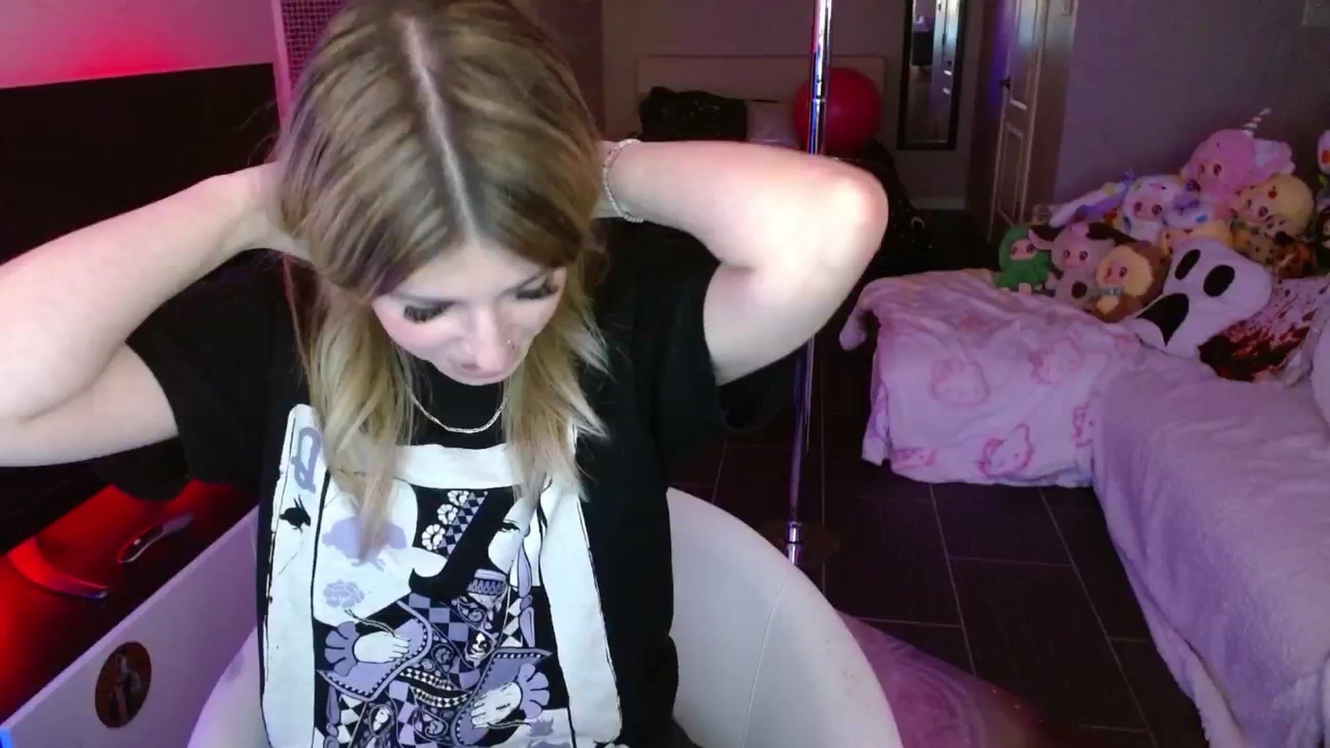 Gallery image thumbnail from Serafina's myfreecams stream on, 05/28/2025, 04:47 image 10 of 20
