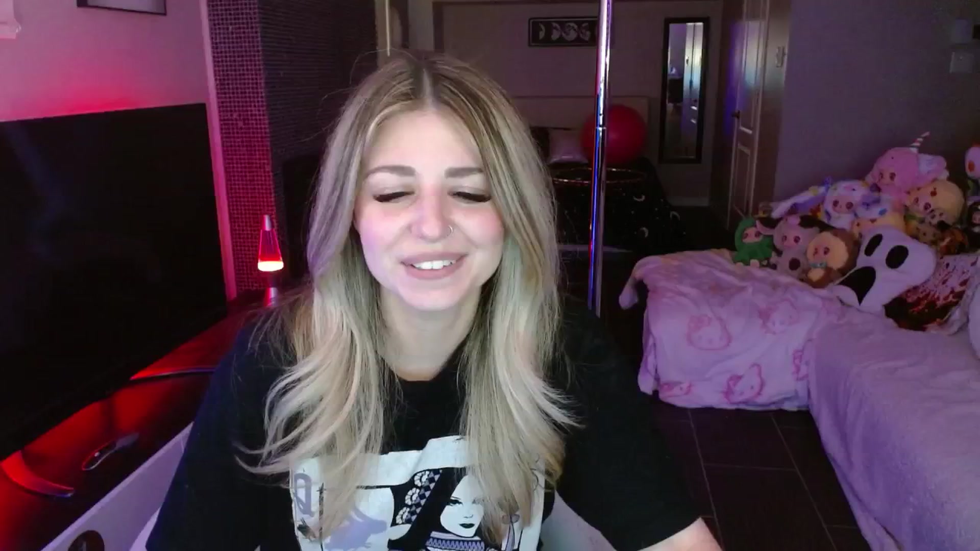 Gallery image thumbnail from Serafina's myfreecams stream on, 05/28/2025, 04:47 image 7 of 20