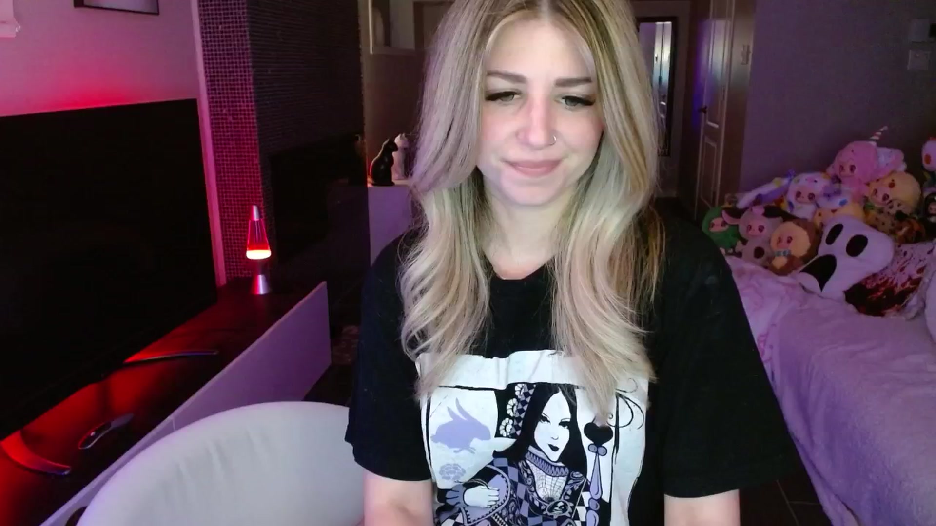 Gallery image thumbnail from Serafina's myfreecams stream on, 05/28/2025, 04:47 image 4 of 20