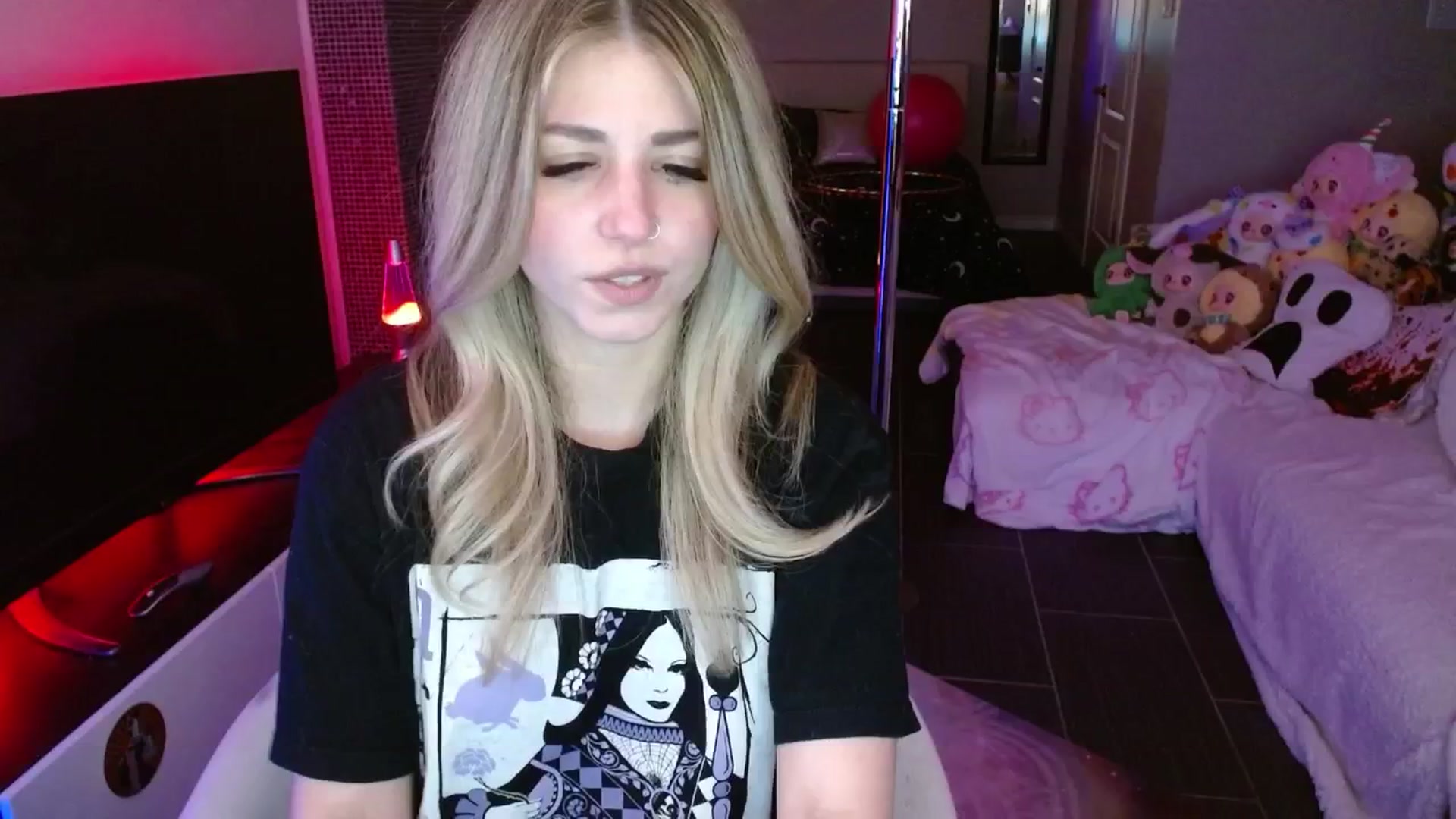 Gallery image thumbnail from Serafina's myfreecams stream on, 05/28/2025, 04:47 image 9 of 20