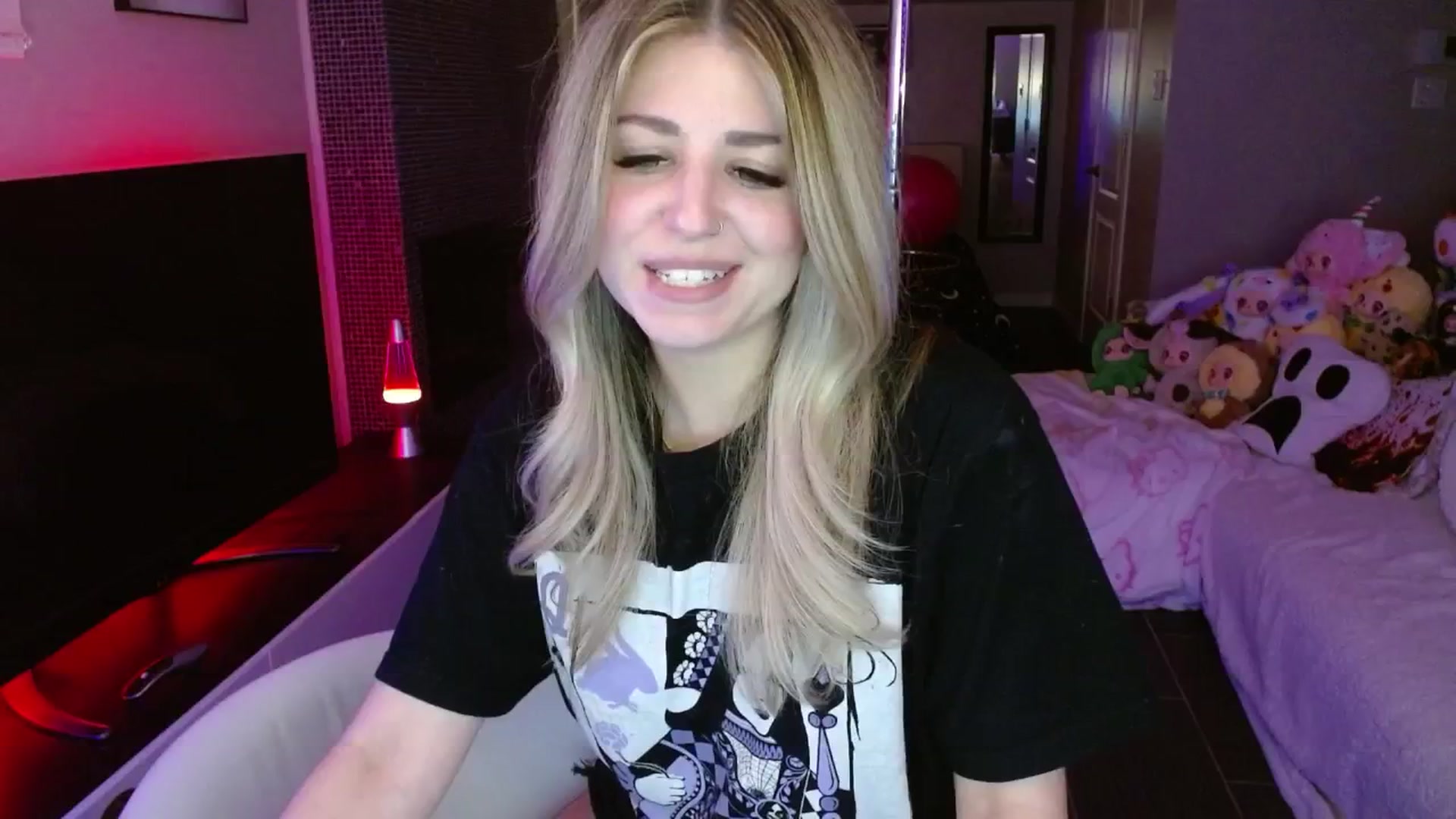 Gallery image thumbnail from Serafina's myfreecams stream on, 05/28/2025, 04:47 image 5 of 20