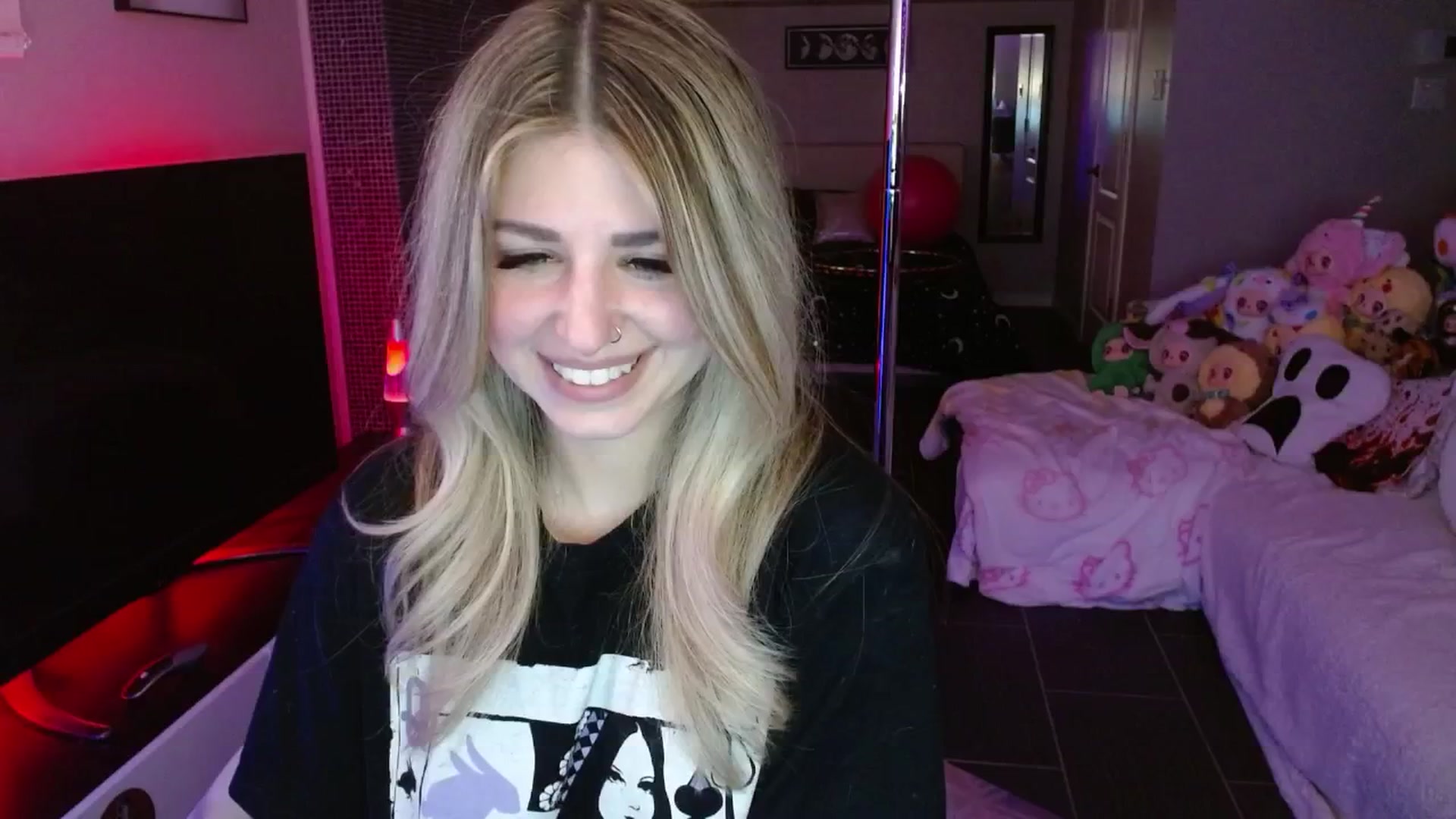 Gallery image thumbnail from Serafina's myfreecams stream on, 05/28/2025, 04:47 image 8 of 20
