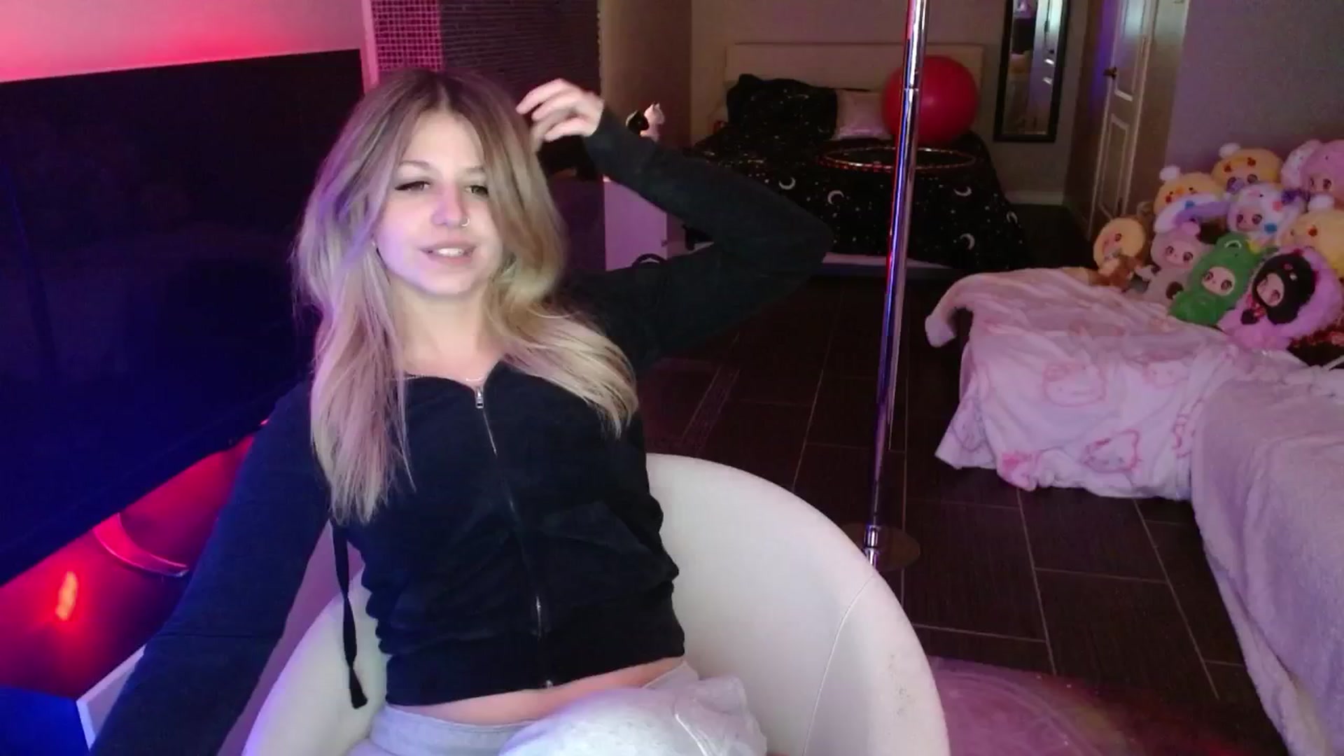 Gallery image thumbnail from Serafina's myfreecams stream on, 05/30/2025, 05:45 image 16 of 20