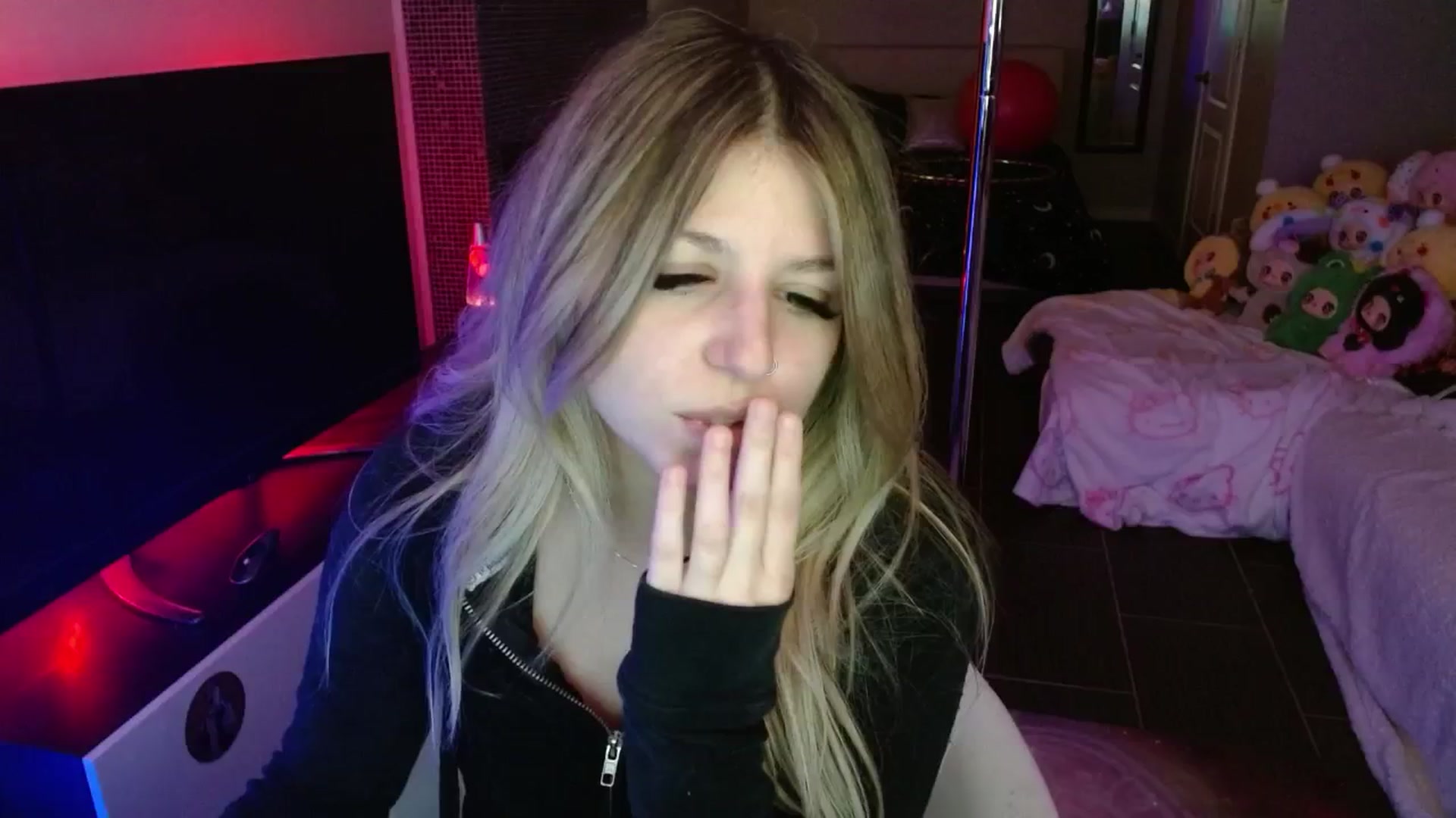 Gallery image thumbnail from Serafina's myfreecams stream on, 05/30/2025, 05:45 image 1 of 20