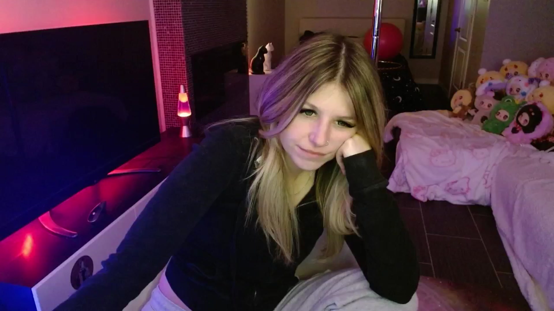 Gallery image thumbnail from Serafina's myfreecams stream on, 05/30/2025, 05:45 image 19 of 20