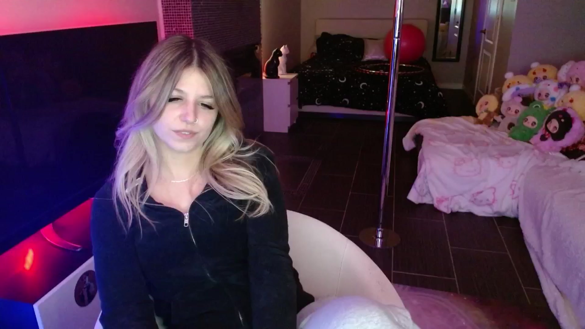 Gallery image thumbnail from Serafina's myfreecams stream on, 05/30/2025, 05:45 image 2 of 20