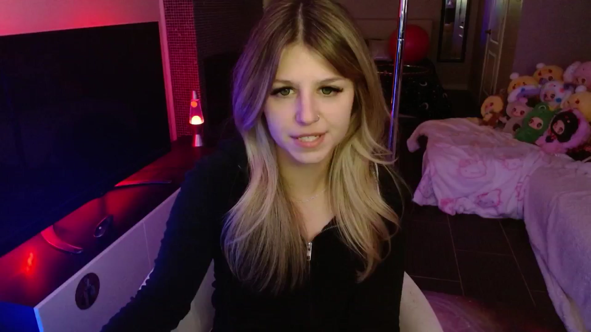 Gallery image thumbnail from Serafina's myfreecams stream on, 05/30/2025, 05:45 image 10 of 20
