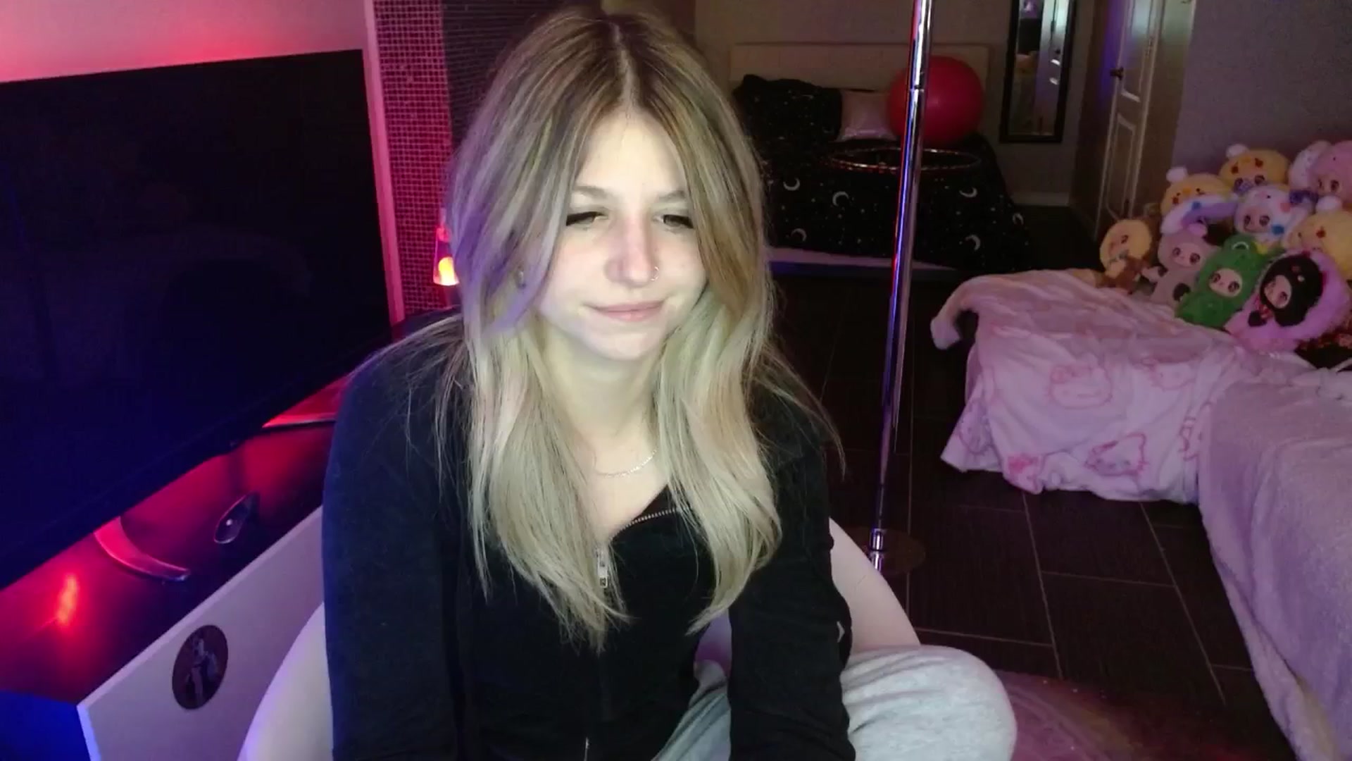 Gallery image thumbnail from Serafina's myfreecams stream on, 05/30/2025, 05:45 image 18 of 20