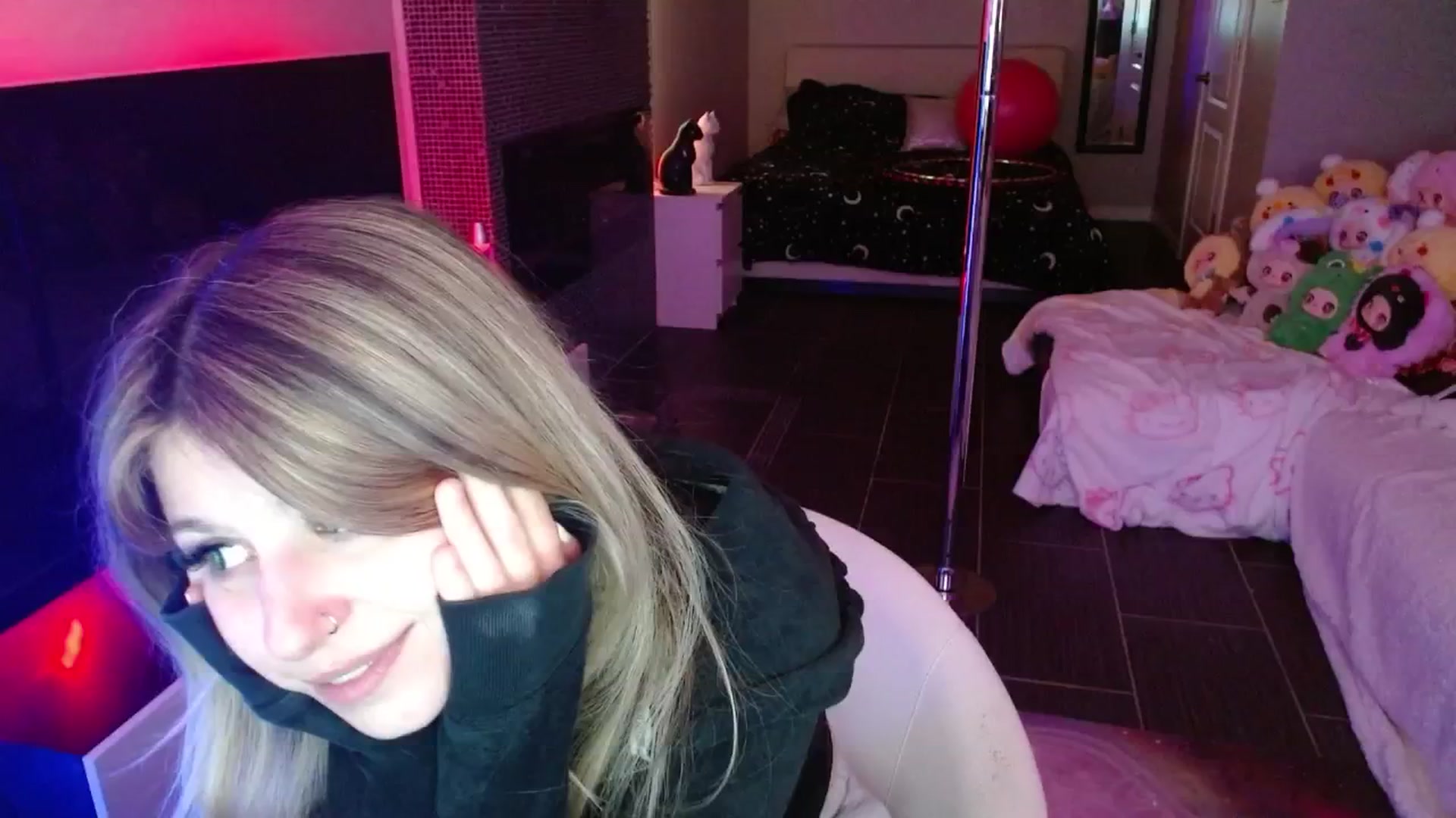 Gallery image thumbnail from Serafina's myfreecams stream on, 05/30/2025, 05:45 image 9 of 20
