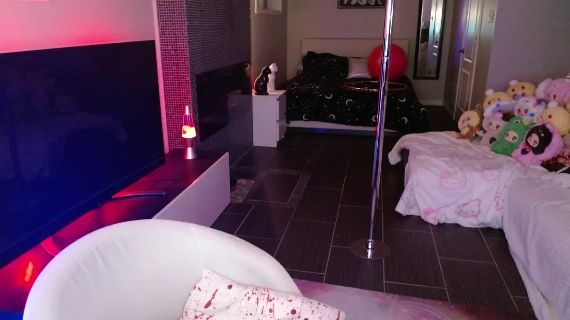 Gallery image thumbnail from Serafina's myfreecams stream on, 05/31/2025, 04:20 image 12 of 20