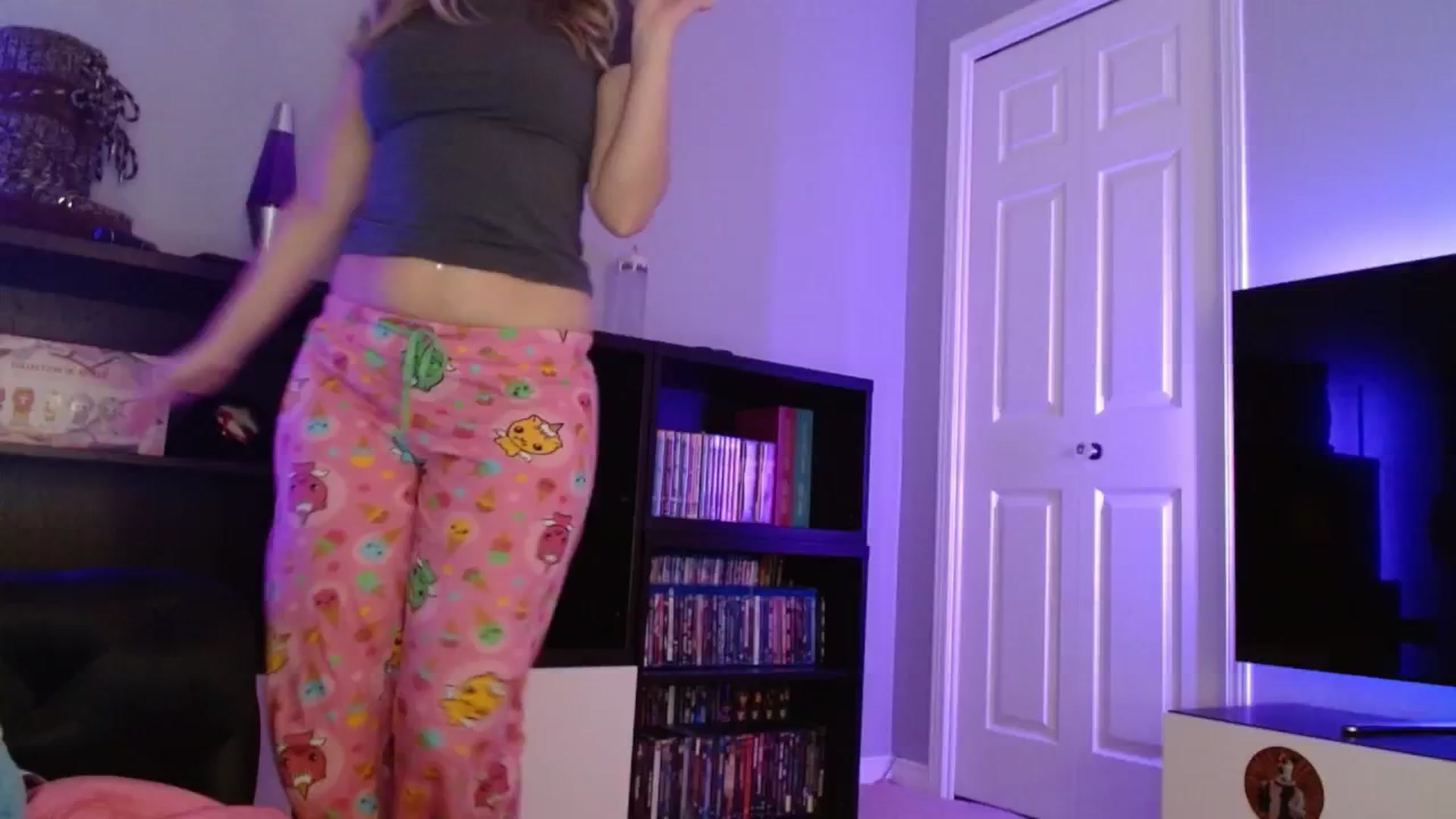Gallery image thumbnail from Serafina's myfreecams stream on, 06/02/2025, 06:14 image 6 of 20