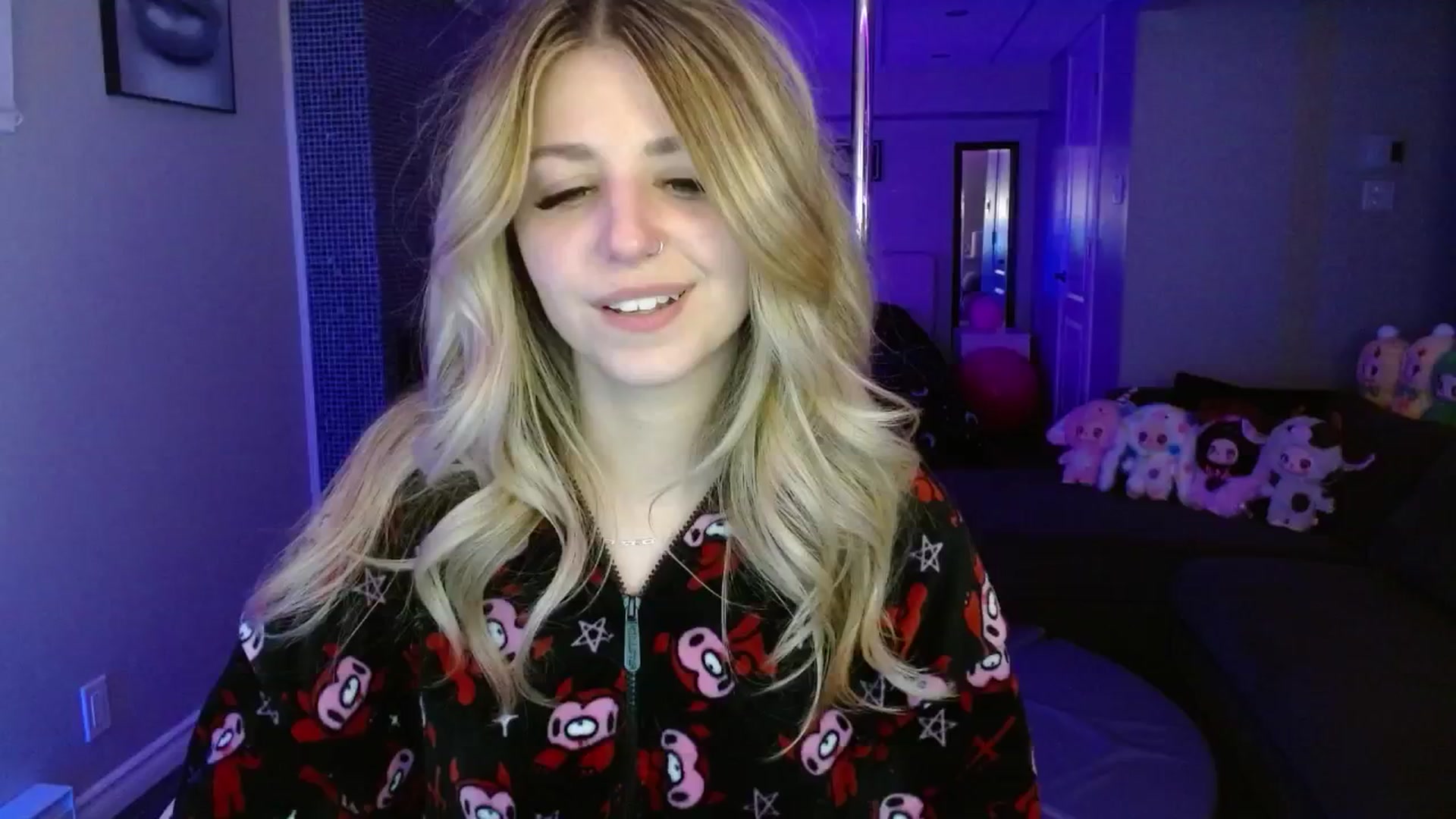 Gallery image thumbnail from Serafina's myfreecams stream on, 06/04/2025, 04:38 image 11 of 20