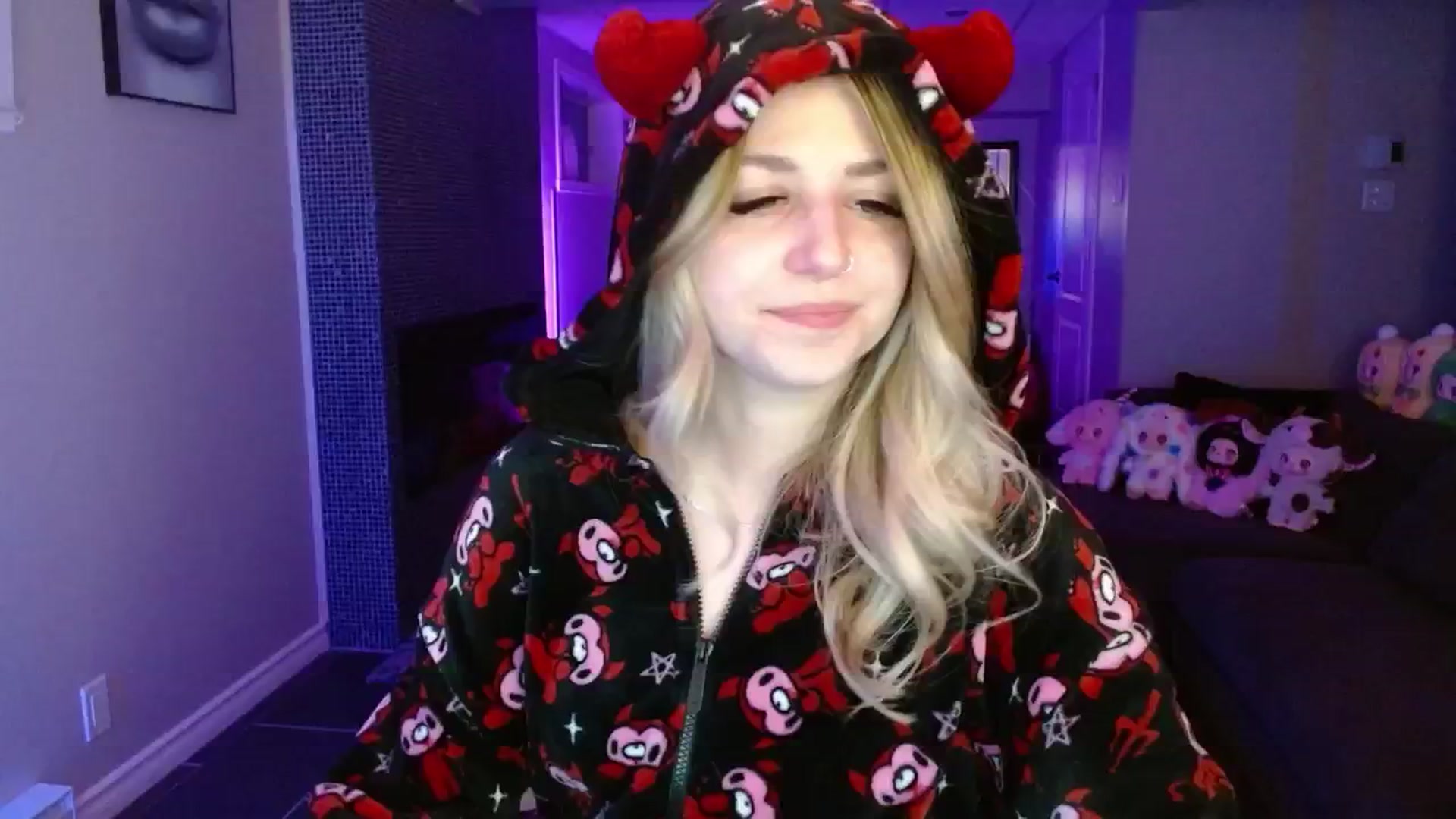Gallery image thumbnail from Serafina's myfreecams stream on, 06/04/2025, 04:38 image 14 of 20