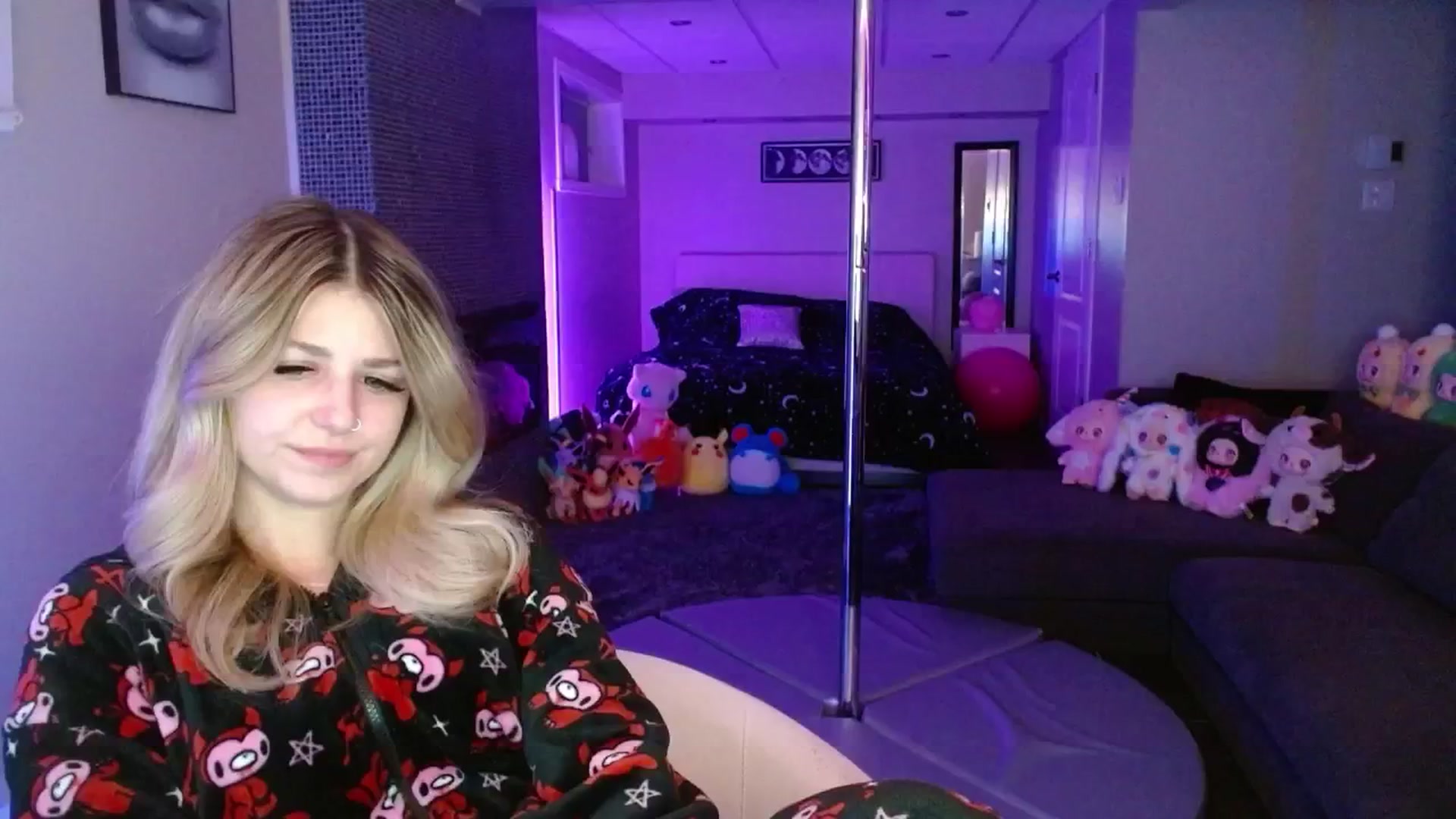 Gallery image thumbnail from Serafina's myfreecams stream on, 06/04/2025, 04:38 image 20 of 20