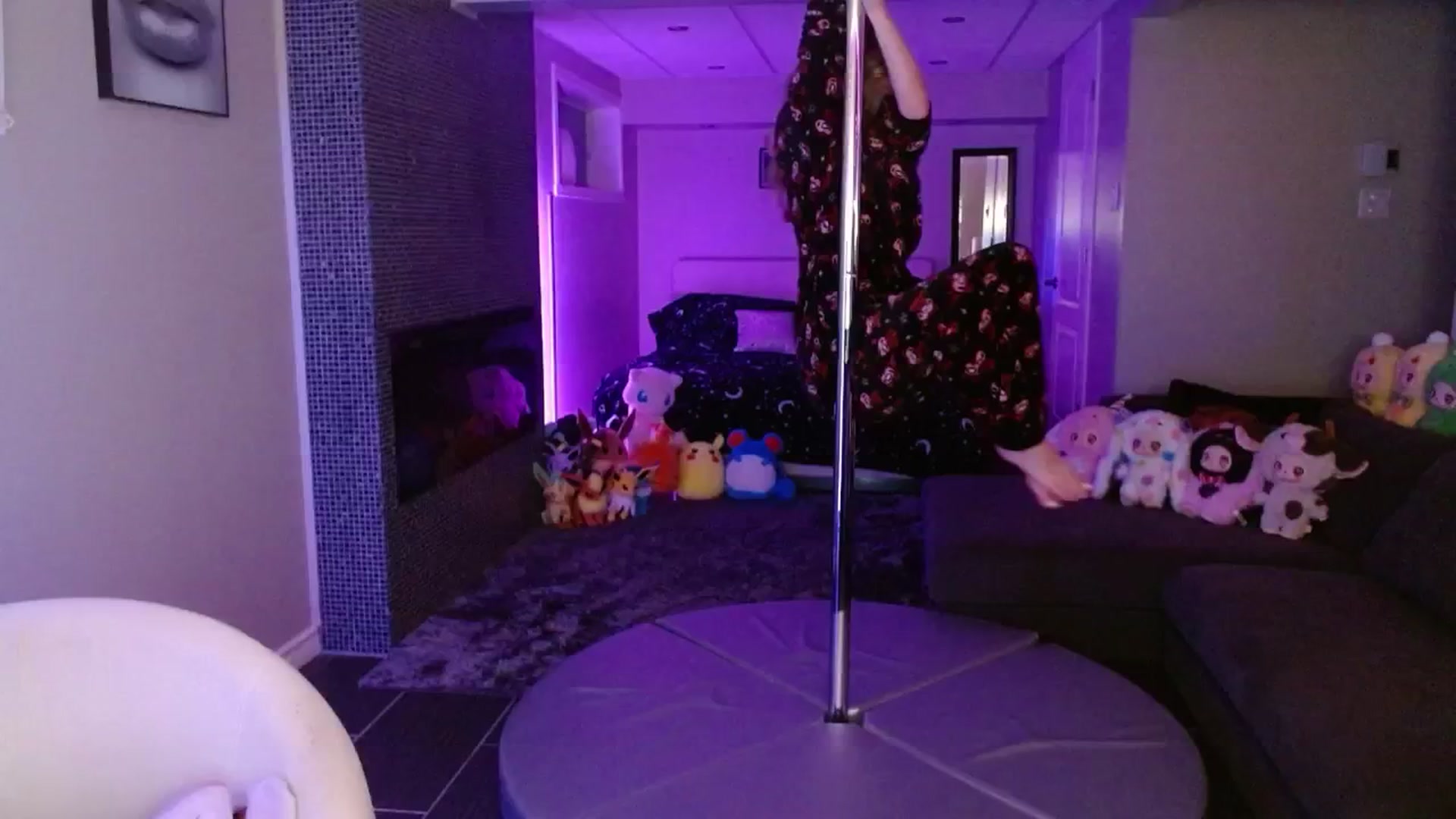Gallery image thumbnail from Serafina's myfreecams stream on, 06/04/2025, 04:38 image 4 of 20