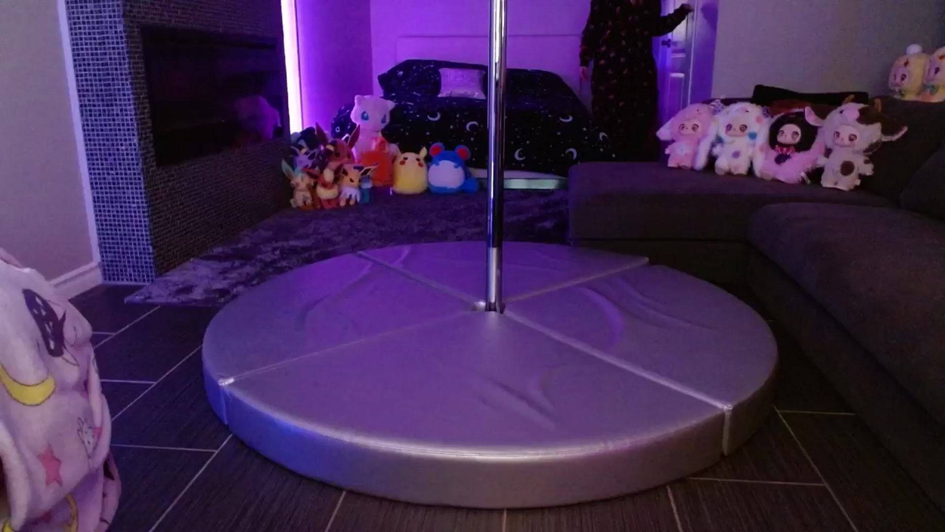 Gallery image thumbnail from Serafina's myfreecams stream on, 06/04/2025, 05:28 image 2 of 20