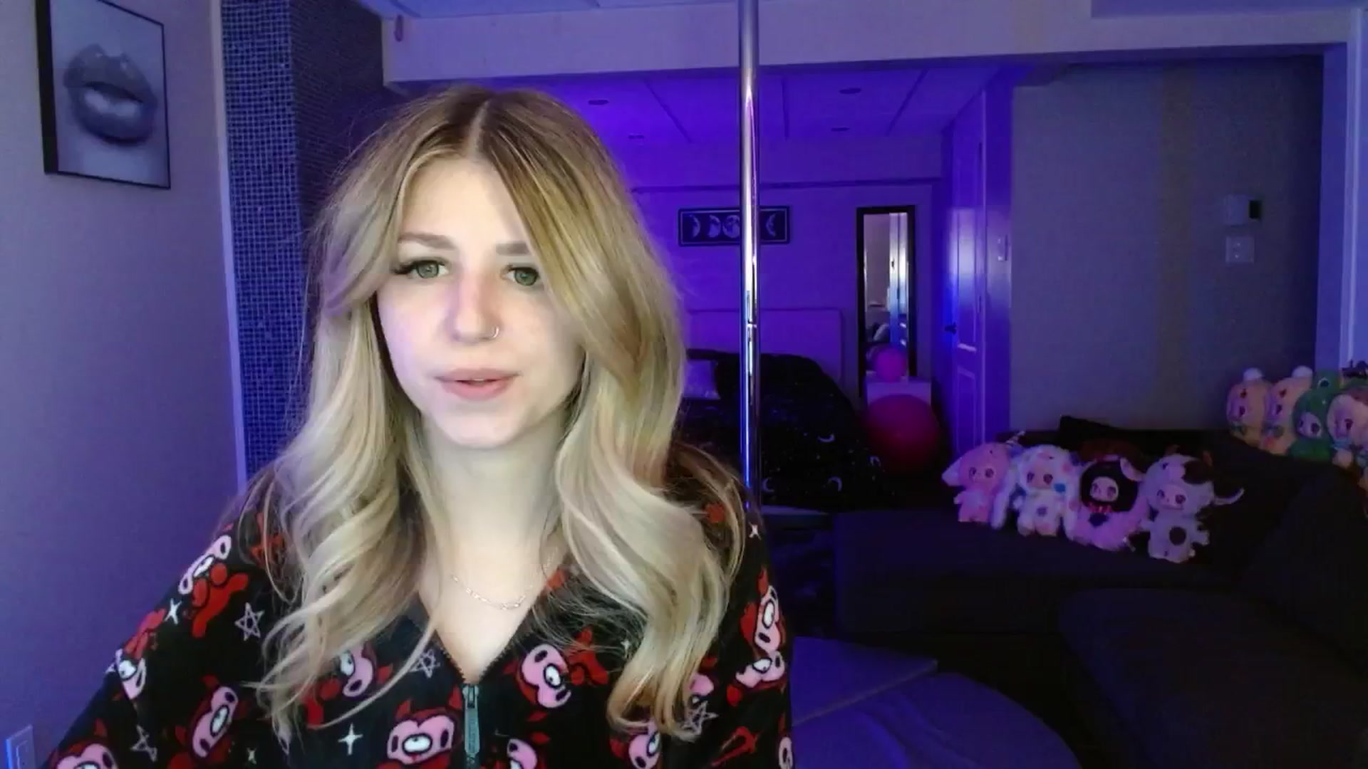 Gallery image thumbnail from Serafina's myfreecams stream on, 06/04/2025, 05:28 image 7 of 20