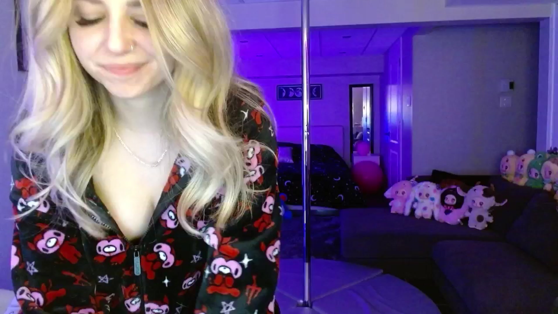 Gallery image thumbnail from Serafina's myfreecams stream on, 06/04/2025, 05:28 image 3 of 20