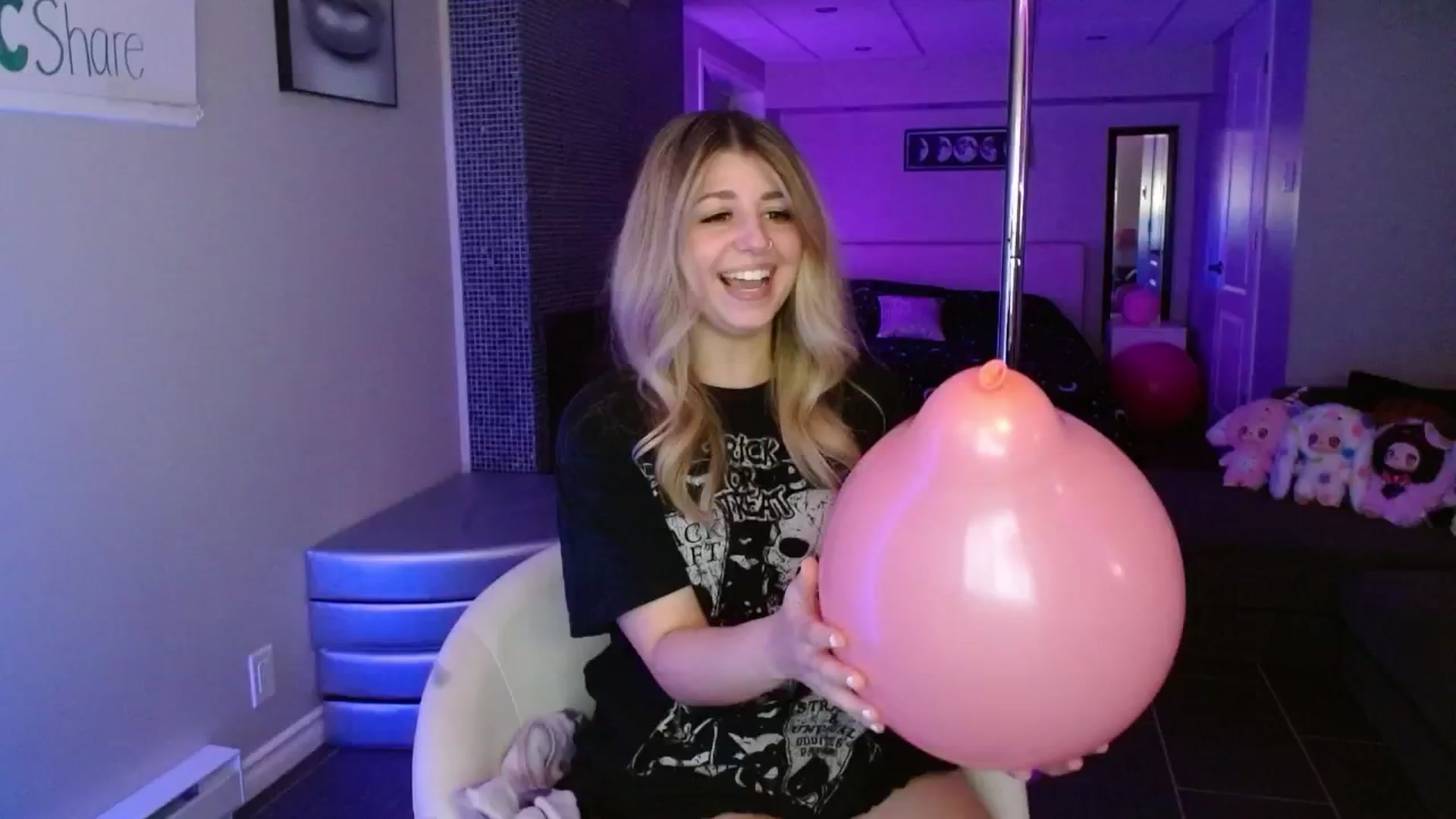 Gallery image thumbnail from Serafina's myfreecams stream on, 06/13/2025, 04:31 image 7 of 20
