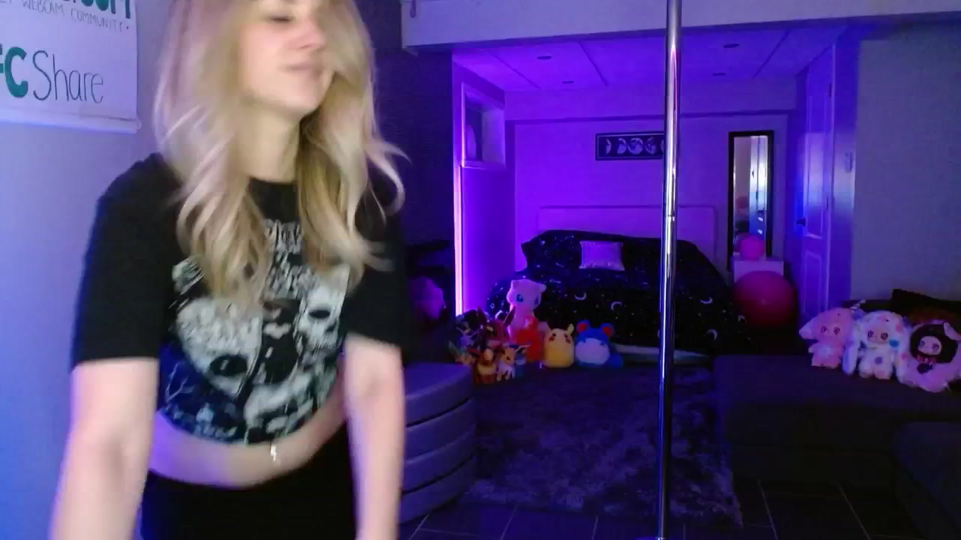 Gallery image thumbnail from Serafina's myfreecams stream on, 06/13/2025, 04:31 image 15 of 20