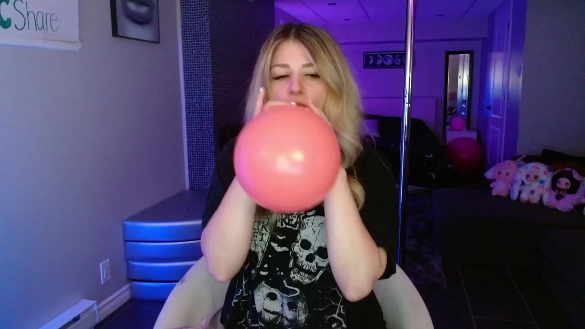 Gallery image thumbnail from Serafina's myfreecams stream on, 06/13/2025, 04:31 image 6 of 20