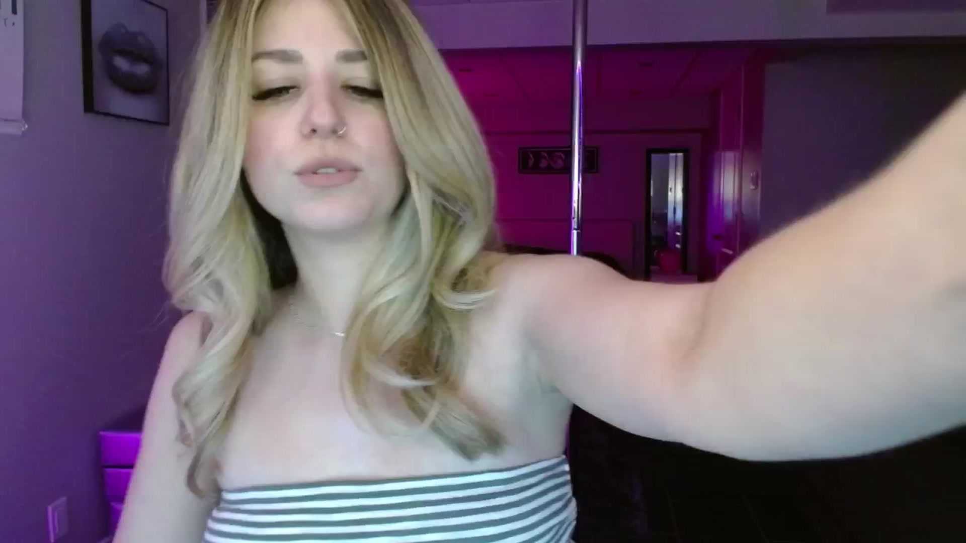 Gallery image thumbnail from Serafina's myfreecams stream on, 06/16/2025, 05:32 image 5 of 20