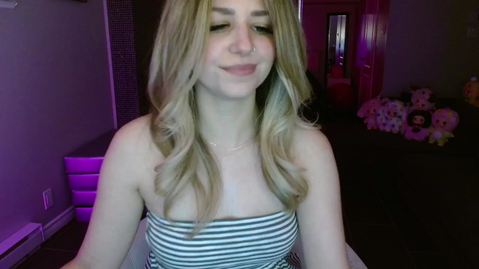 Gallery image thumbnail from Serafina's myfreecams stream on, 06/16/2025, 05:32 image 14 of 20