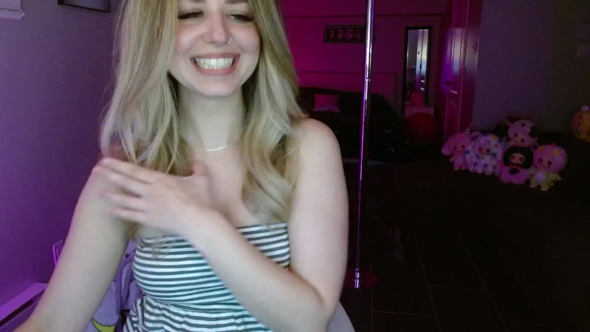 Gallery image thumbnail from Serafina's myfreecams stream on, 06/16/2025, 05:32 image 19 of 20