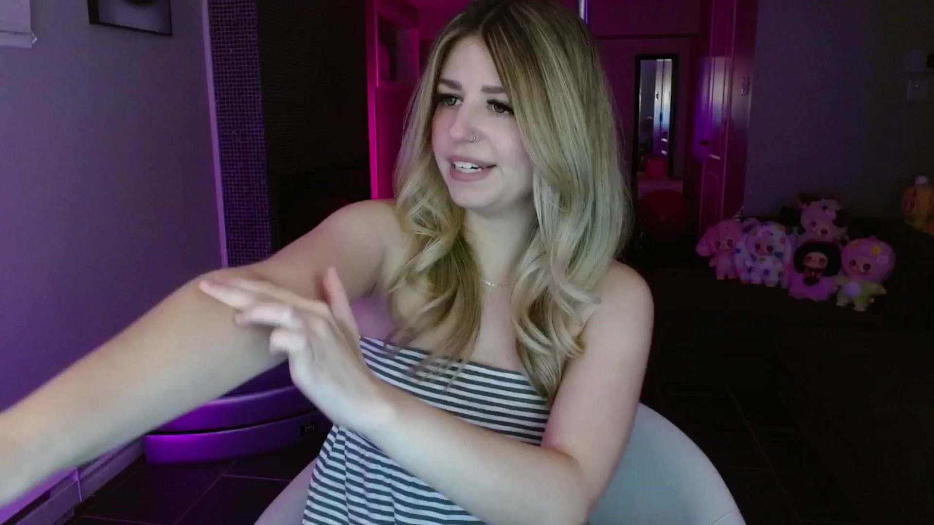 Gallery image thumbnail from Serafina's myfreecams stream on, 06/16/2025, 05:32 image 4 of 20