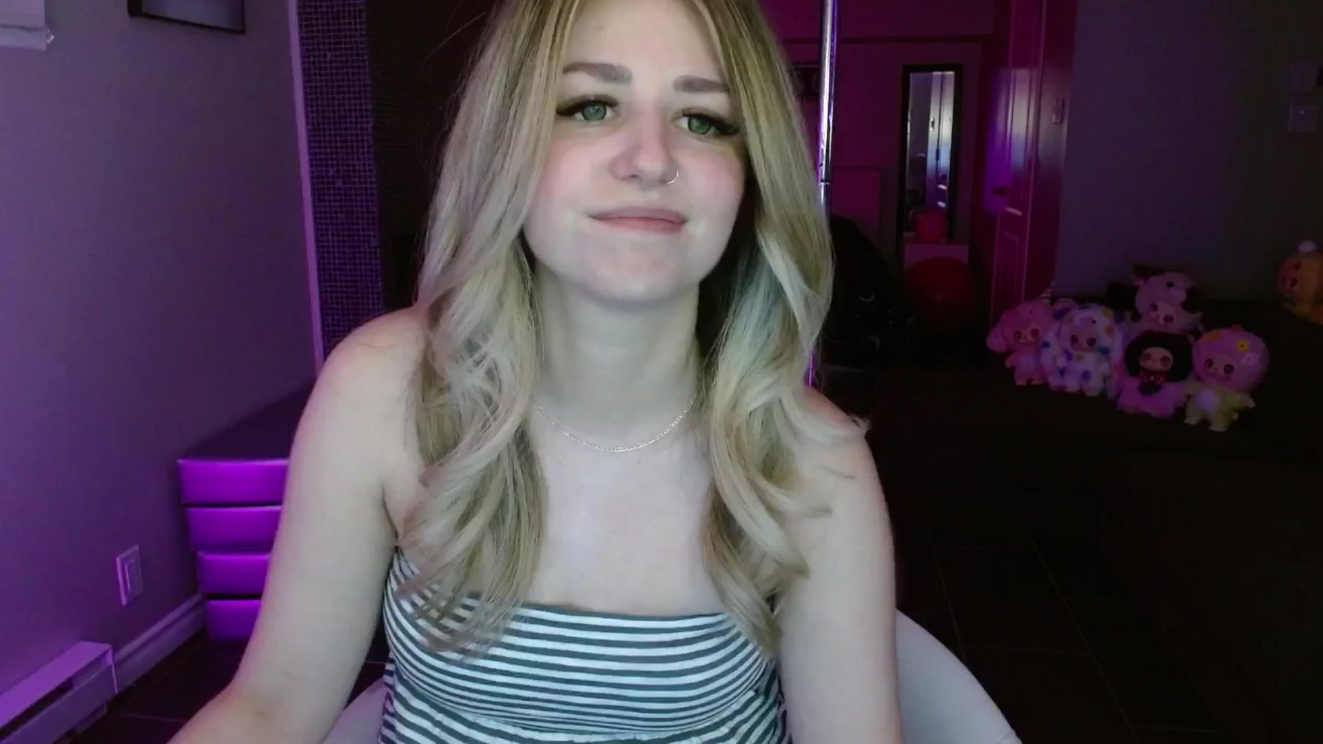 Gallery image thumbnail from Serafina's myfreecams stream on, 06/16/2025, 05:32 image 10 of 20