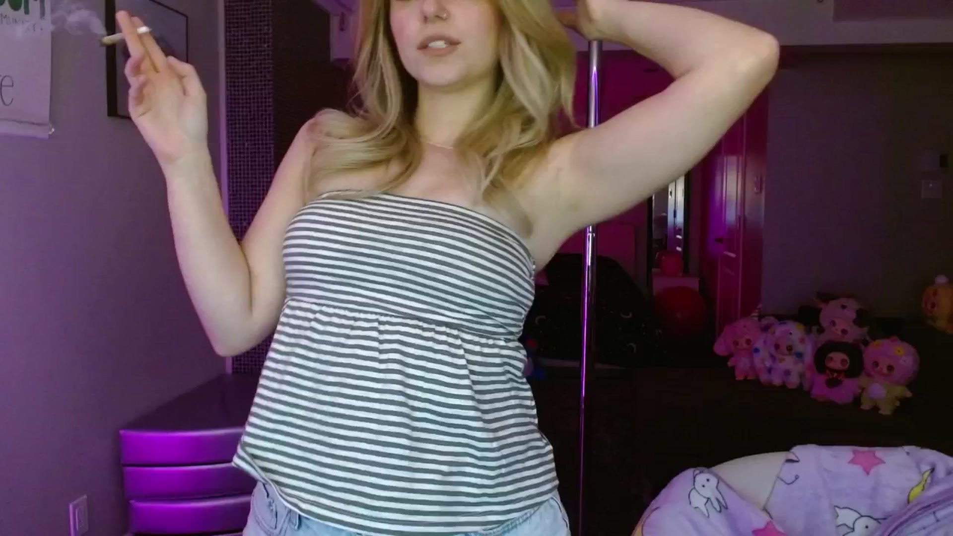 Gallery image thumbnail from Serafina's myfreecams stream on, 06/16/2025, 05:32 image 18 of 20