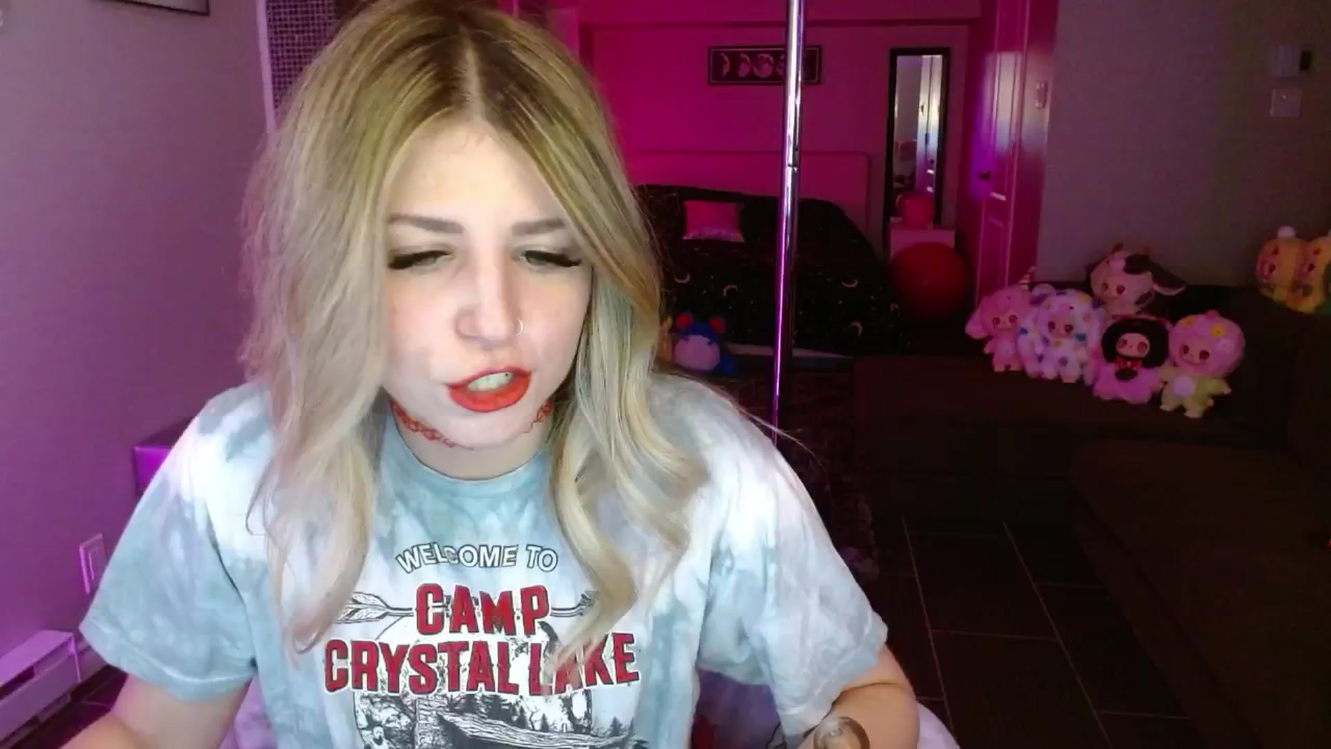 Gallery image thumbnail from Serafina's myfreecams stream on, 06/19/2025, 03:19 image 10 of 20