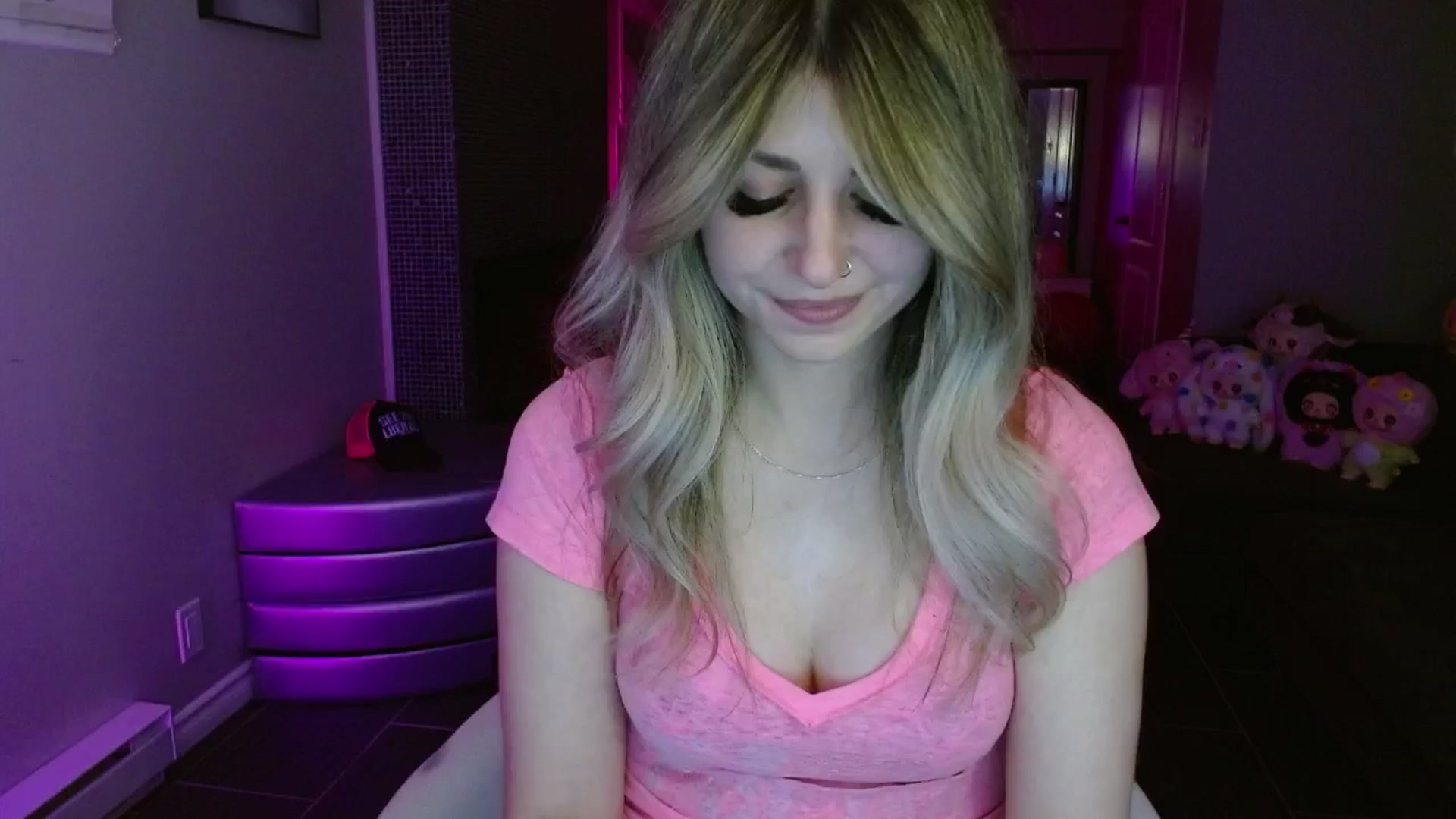 Gallery image thumbnail from Serafina's myfreecams stream on, 06/20/2025, 04:55 image 18 of 20