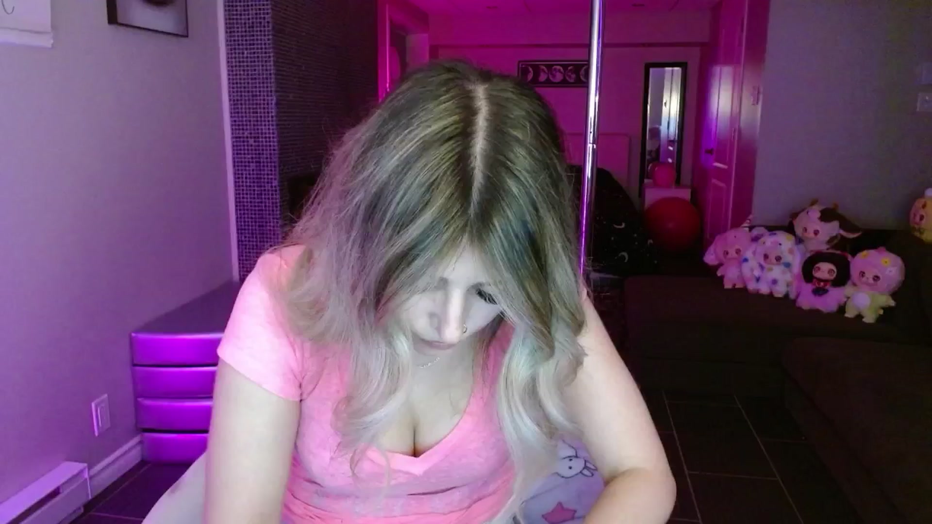 Gallery image thumbnail from Serafina's myfreecams stream on, 06/20/2025, 04:55 image 2 of 20
