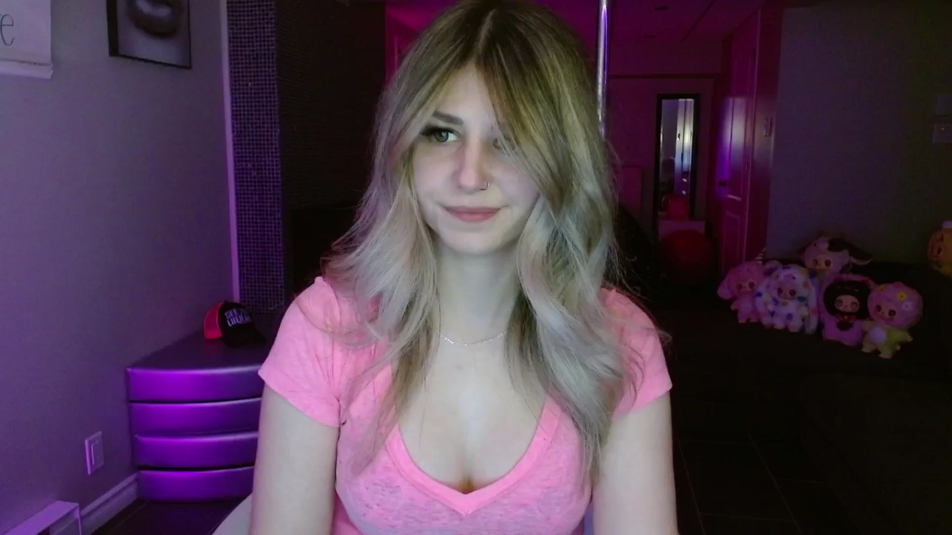 Gallery image thumbnail from Serafina's myfreecams stream on, 06/20/2025, 04:55 image 10 of 20
